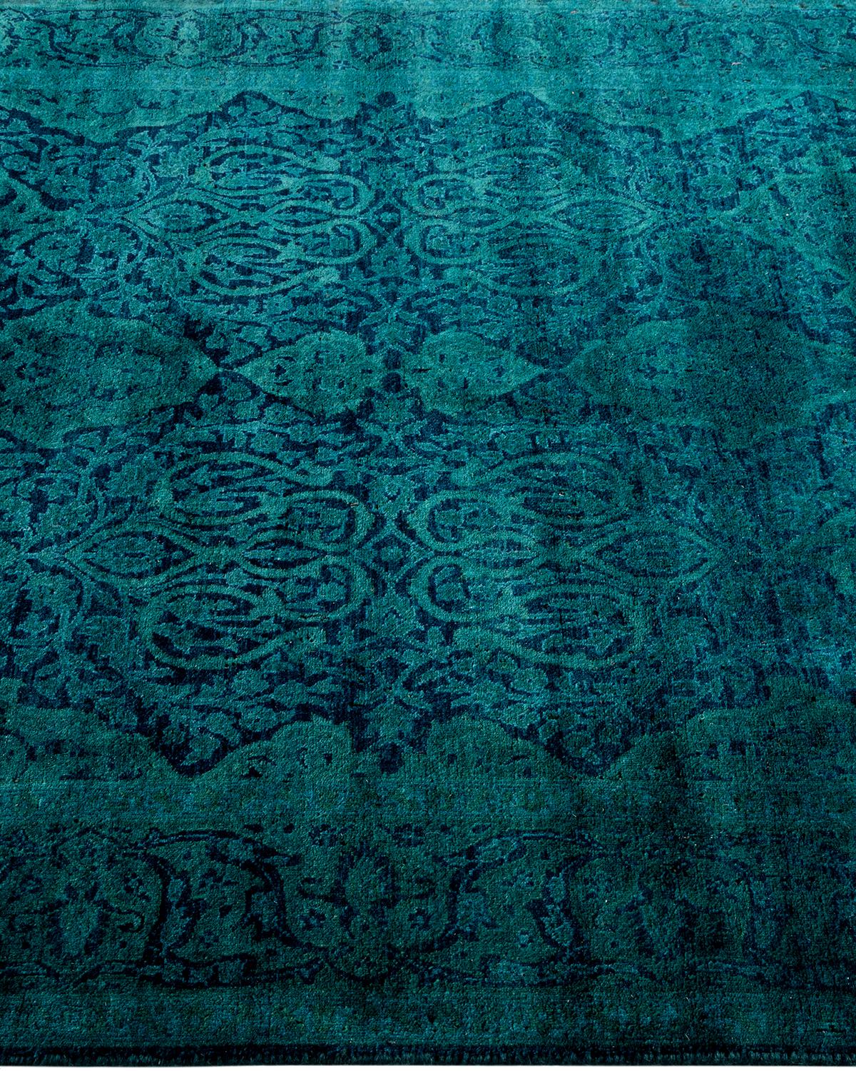 Tappeto da giardino Contemporary Overdyed in lana annodata a mano, colore navy In condizioni Nuovo in vendita a Norwalk, CT