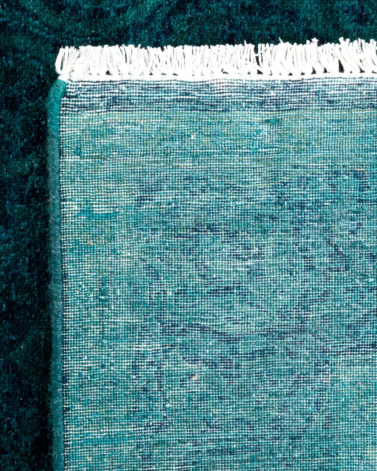 XXI secolo e contemporaneo Tappeto da giardino Contemporary Overdyed in lana annodata a mano, colore navy in vendita