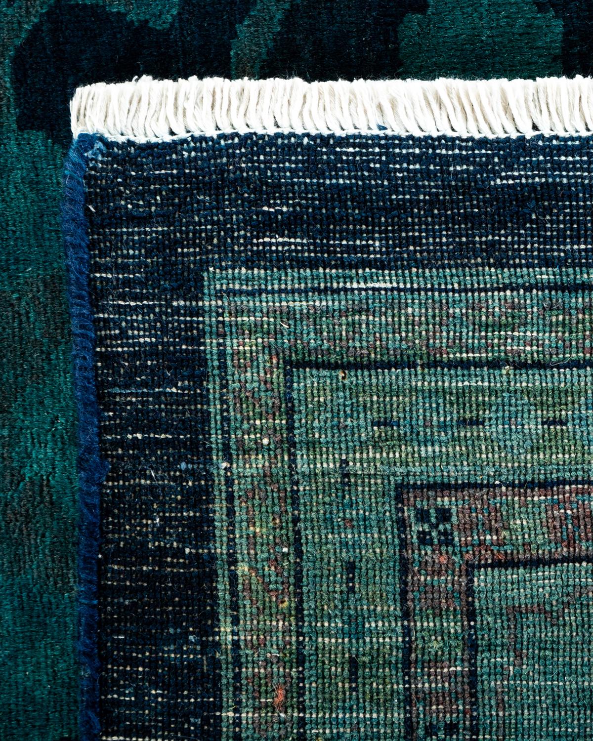 XXIe siècle et contemporain Tapis de sol Contemporary en laine surteinte nouée à la main, marine en vente