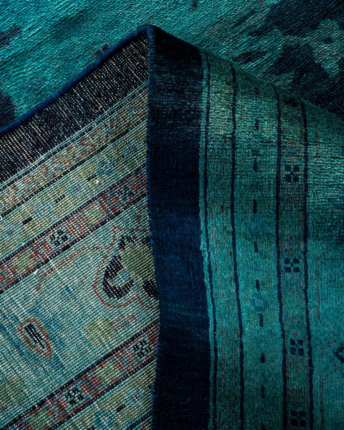 Laine Tapis de sol Contemporary en laine surteinte nouée à la main, marine en vente