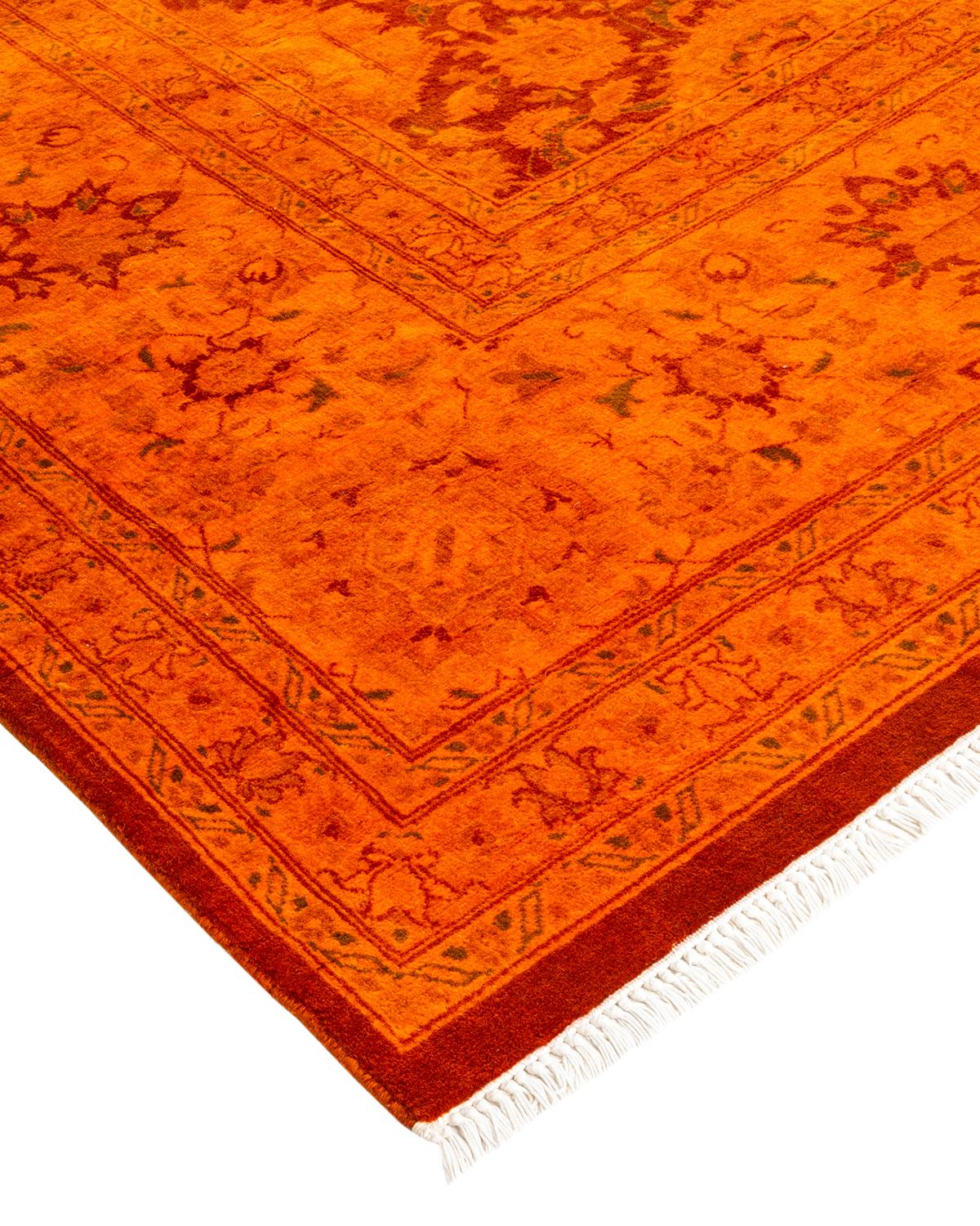 I tappeti Vibrance rappresentano il classico con un tocco di classe: motivi tradizionali sovratinti con colori brillanti. Ogni tappeto annodato a mano viene lavato con una tintura botanica naturale al 100% che rivela le sfumature nascoste nei