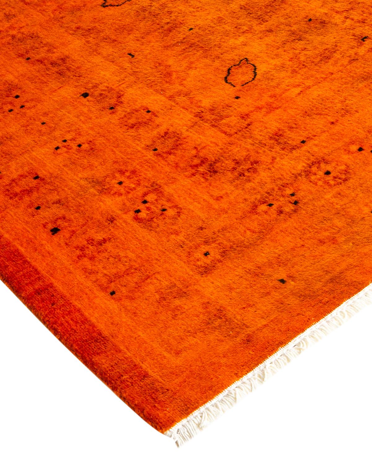 I tappeti Vibrance rappresentano il classico con un tocco di classe: motivi tradizionali sovratinti con colori brillanti. Ogni tappeto annodato a mano viene lavato con una tintura botanica naturale al 100% che rivela le sfumature nascoste nei