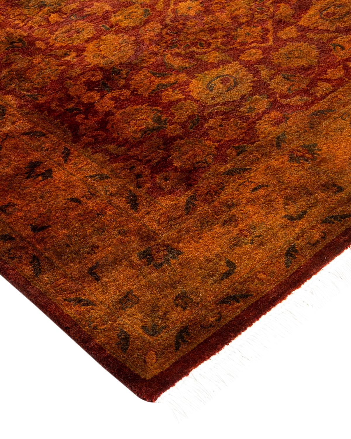 Les tapis Vibrance incarnent le classique avec une touche d'originalité : des motifs traditionnels surteints dans des couleurs éclatantes. Chaque tapis noué à la main est lavé dans une teinture botanique 100 % naturelle qui révèle les nuances