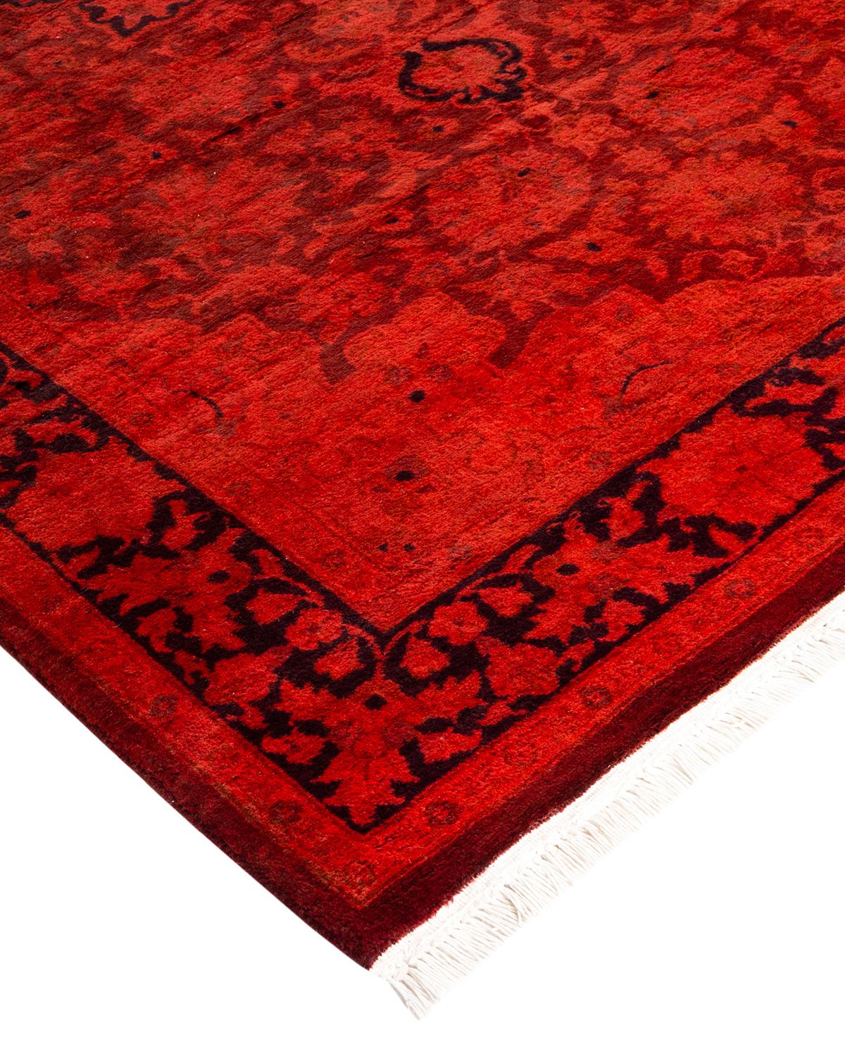 I tappeti Vibrance rappresentano il classico con un tocco di classe: motivi tradizionali sovratinti con colori brillanti. Ogni tappeto annodato a mano viene lavato con una tintura botanica naturale al 100% che rivela le sfumature nascoste nei