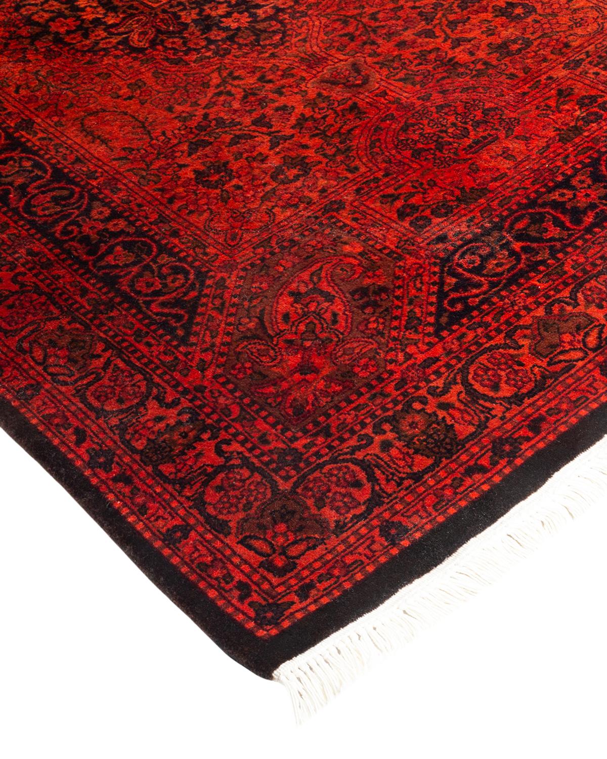 I tappeti Vibrance rappresentano il classico con un tocco di classe: motivi tradizionali sovratinti con colori brillanti. Ogni tappeto annodato a mano viene lavato con una tintura botanica naturale al 100% che rivela le sfumature nascoste nei