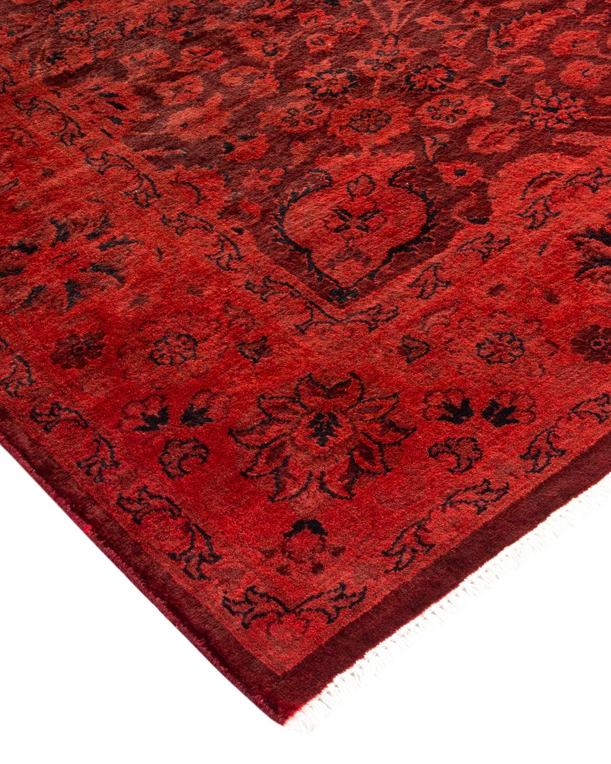 I tappeti Vibrance rappresentano il classico con un tocco di classe: motivi tradizionali sovratinti con colori brillanti. Ogni tappeto annodato a mano viene lavato con una tintura botanica naturale al 100% che rivela le sfumature nascoste nei
