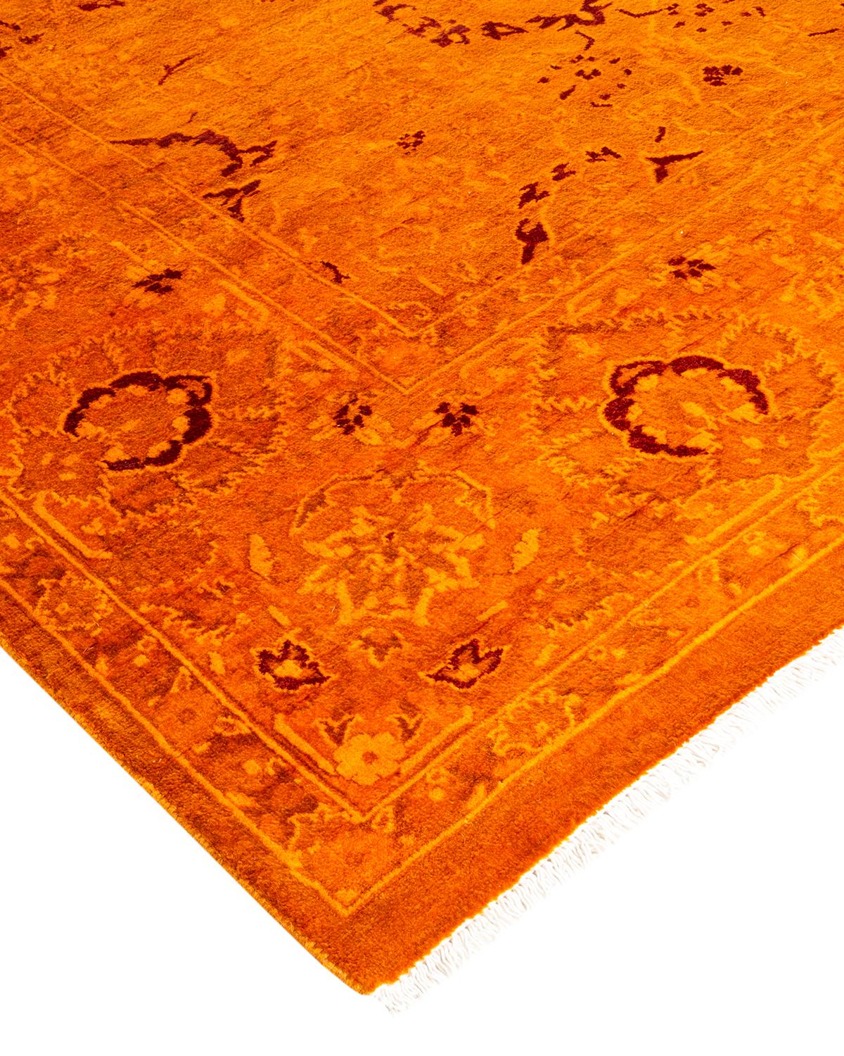 I tappeti Vibrance rappresentano il classico con un tocco di classe: motivi tradizionali sovratinti con colori brillanti. Ogni tappeto annodato a mano viene lavato con una tintura botanica naturale al 100% che rivela le sfumature nascoste nei