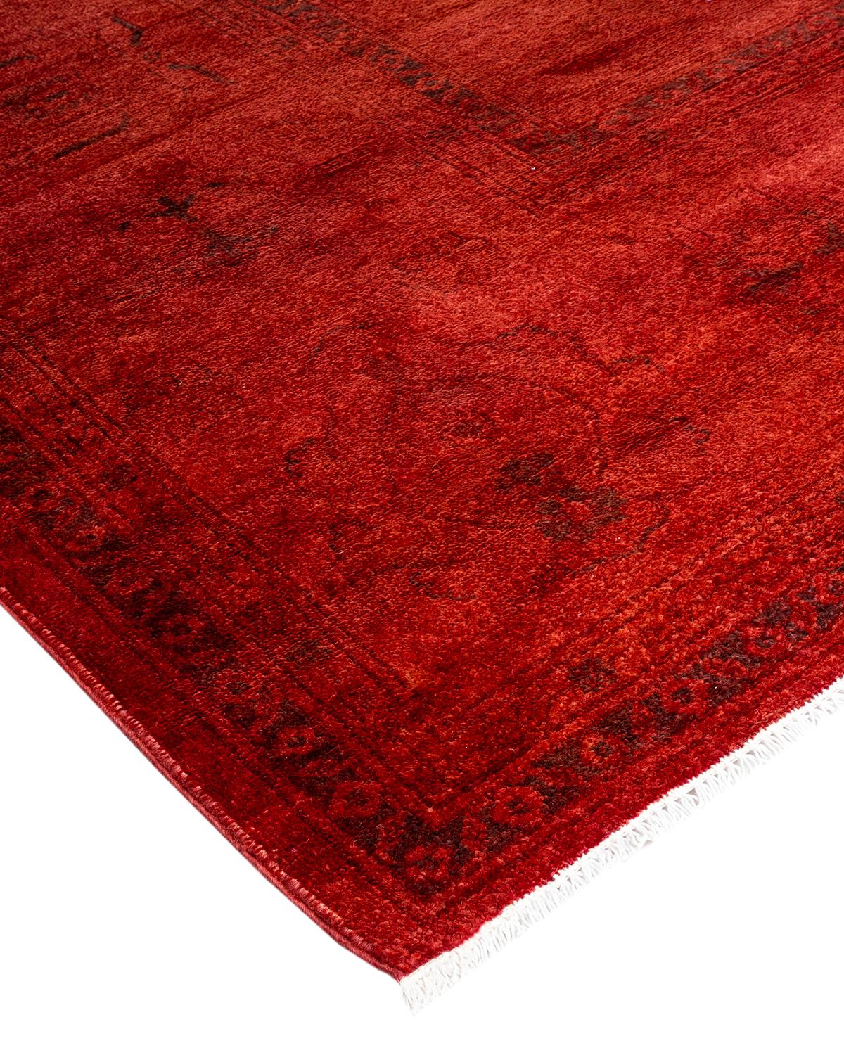 I tappeti Vibrance rappresentano il classico con un tocco di classe: motivi tradizionali sovratinti con colori brillanti. Ogni tappeto annodato a mano viene lavato con una tintura botanica 100% naturale che rivela le sfumature nascoste degli am