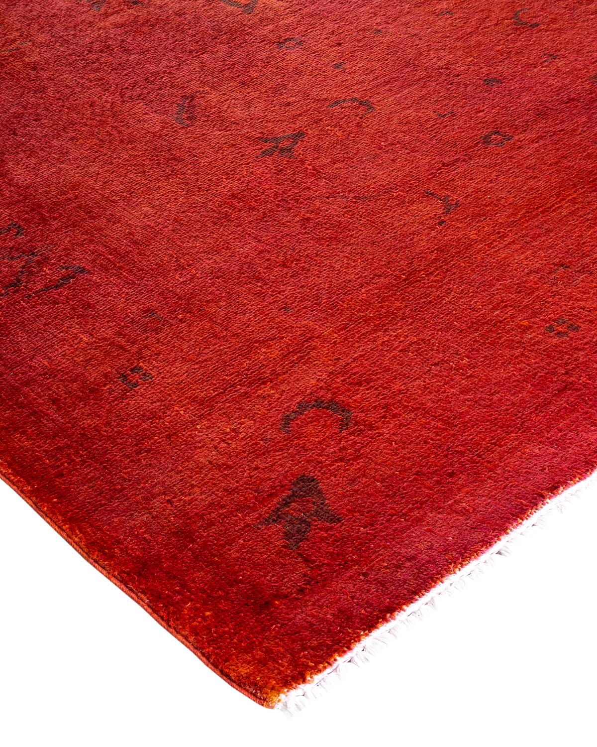 Les tapis Vibrance incarnent le classique avec une touche d'originalité : des motifs traditionnels surteints dans des couleurs éclatantes. Chaque tapis noué à la main est lavé dans une teinture botanique 100 % naturelle qui révèle les nuances