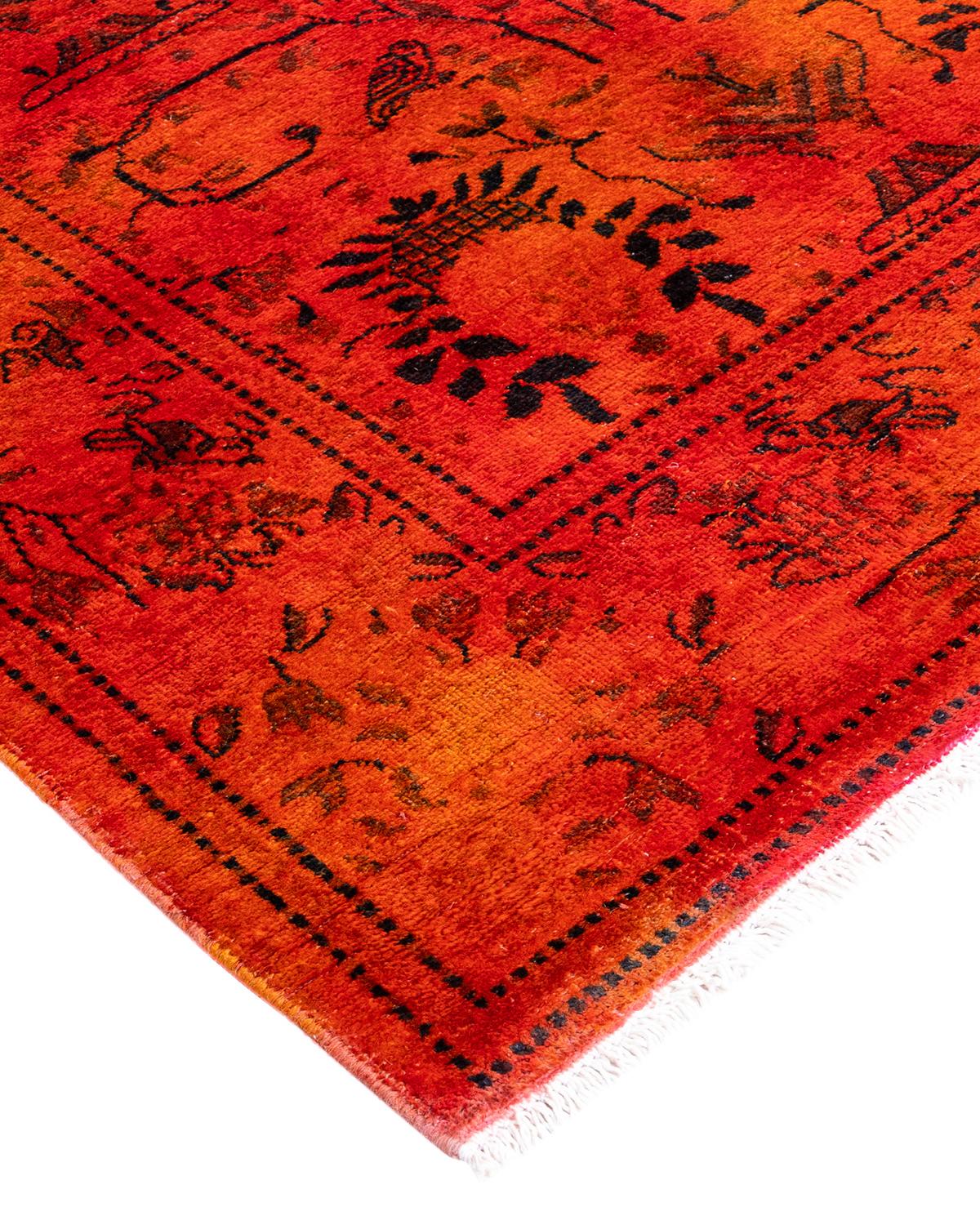 I tappeti Vibrance rappresentano il classico con un tocco di classe: motivi tradizionali sovratinti con colori brillanti. Ogni tappeto annodato a mano viene lavato con una tintura botanica 100% naturale che rivela le sfumature nascoste degli am