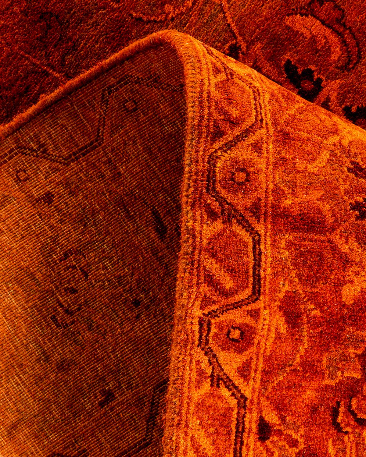 Contemporary Overdyed Hand Knotted Wool Orange Area Rug (Wolle) im Angebot
