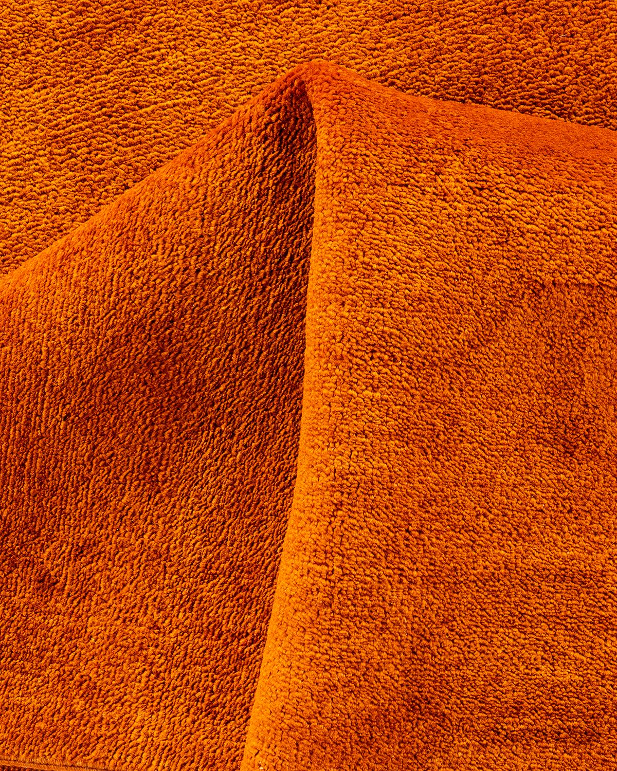 Tappeto contemporaneo in lana sovratinta annodata a mano di colore arancione in vendita 1