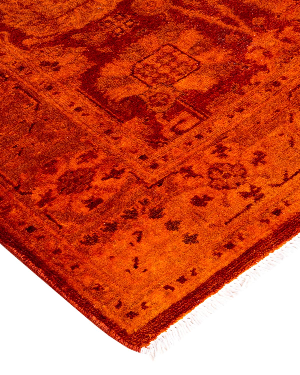 Vibrance-Teppiche sind der Inbegriff von Klassik mit Pfiff: traditionelle Muster in leuchtenden Farben gefärbt. Jeder handgeknüpfte Teppich wird mit einem 100 % natürlichen botanischen Farbstoff gewaschen, der verborgene Nuancen in den Mustern