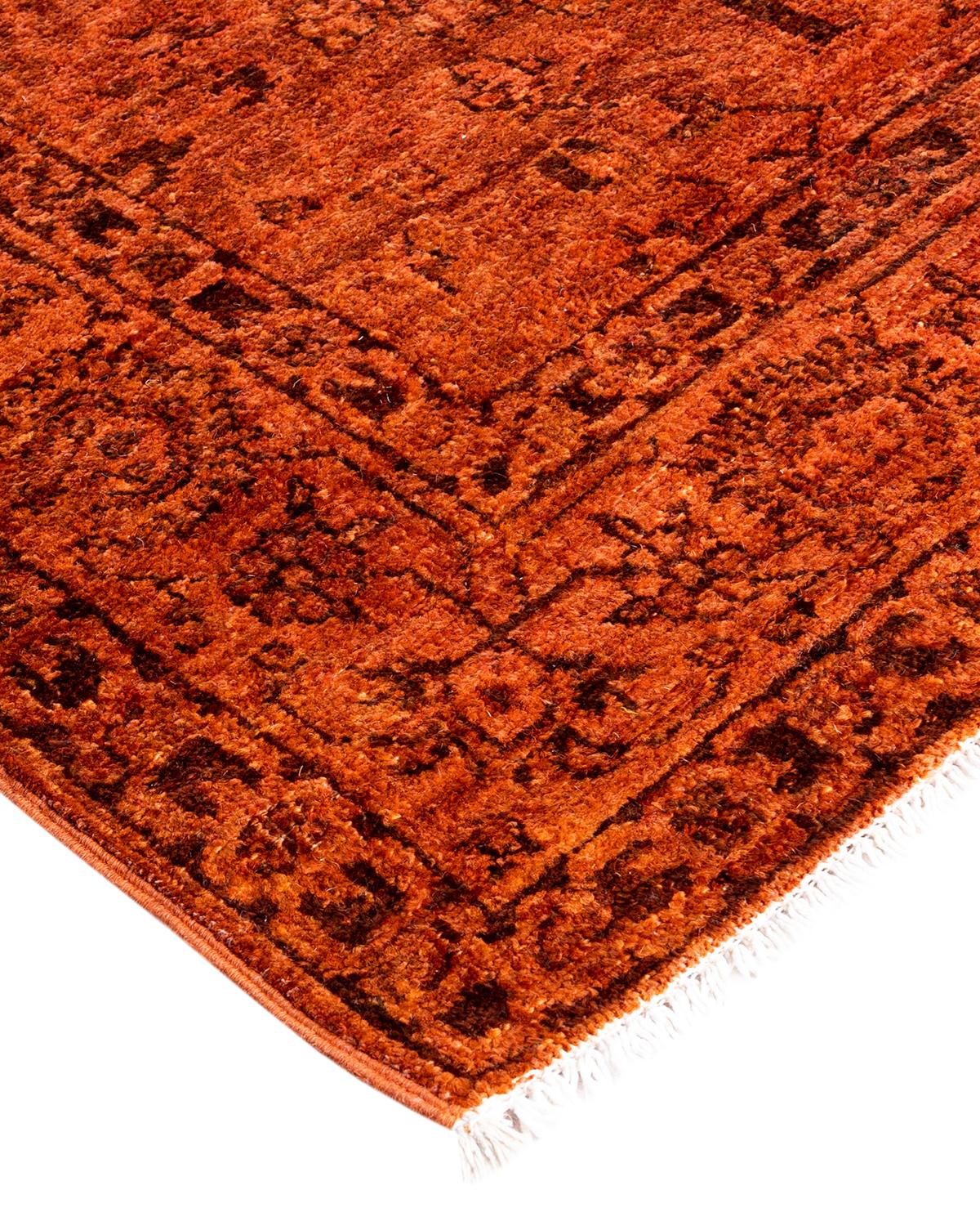 I tappeti Vibrance rappresentano il classico con un tocco di classe: motivi tradizionali sovratinti con colori brillanti. Ogni tappeto annodato a mano viene lavato con una tintura botanica 100% naturale che rivela le sfumature nascoste degli am