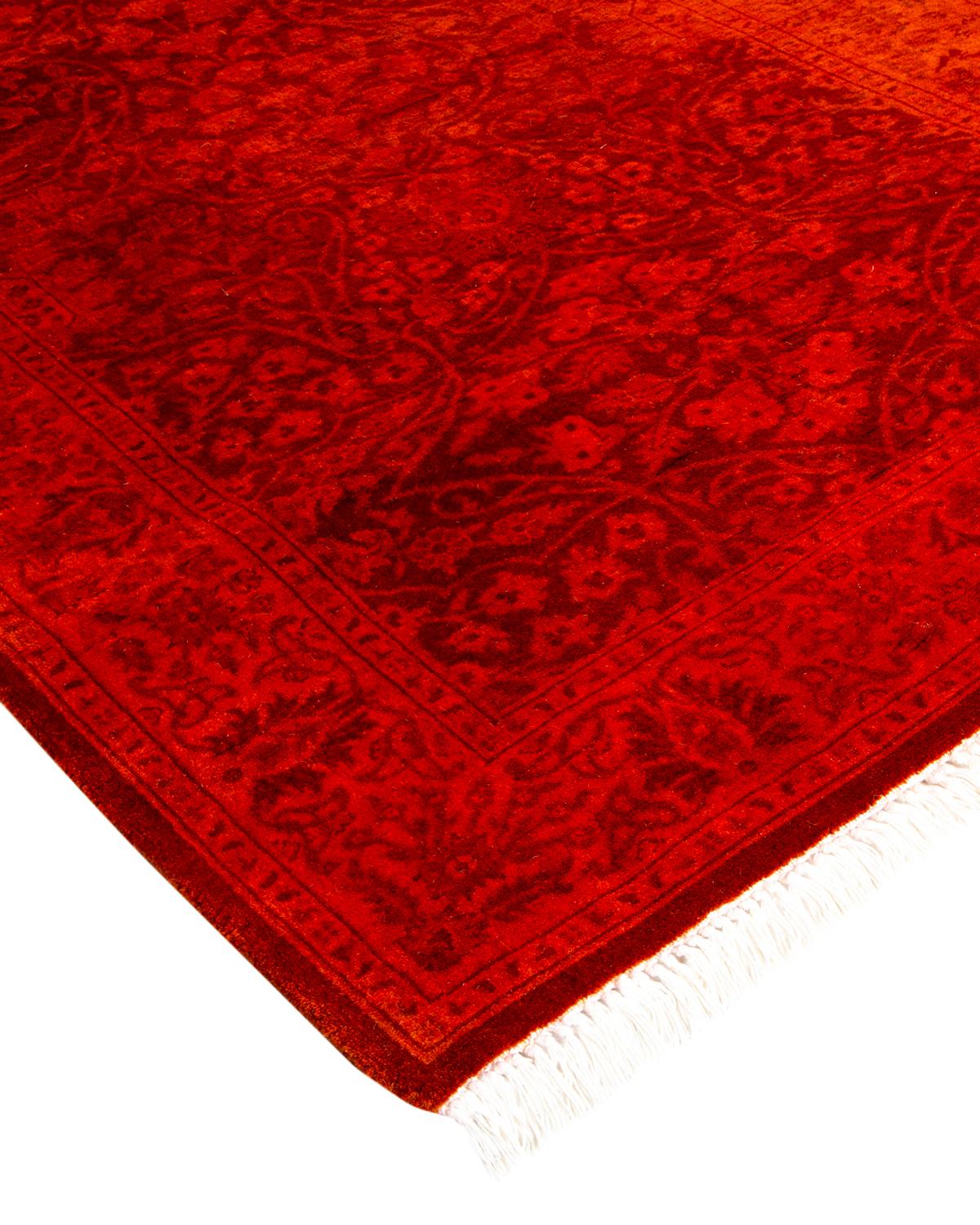 Les tapis Vibrance incarnent le classique avec une touche d'originalité : des motifs traditionnels surteints dans des couleurs éclatantes. Chaque tapis noué à la main est lavé dans une teinture botanique 100 % naturelle qui révèle les nuances