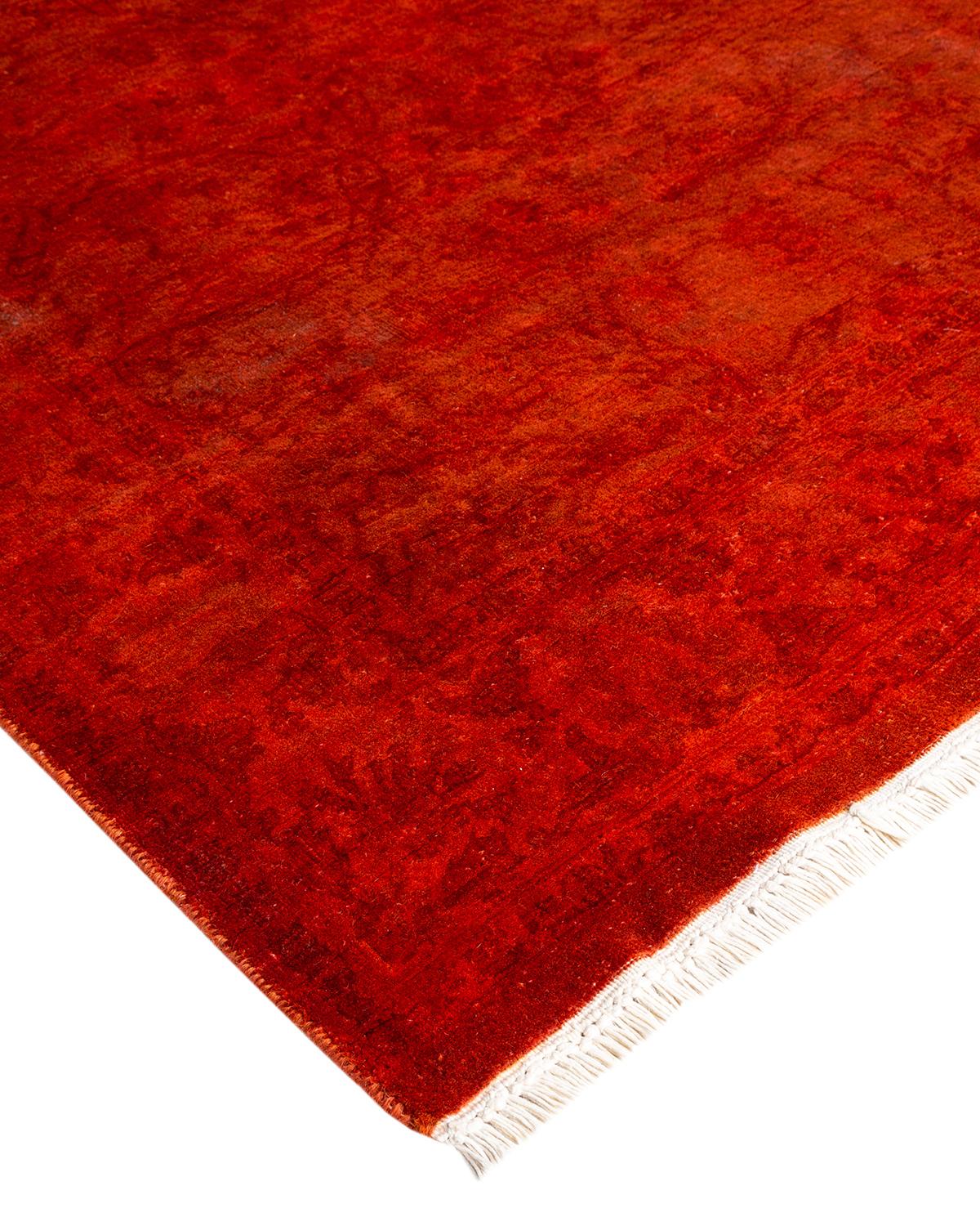 Les tapis Vibrance incarnent le classique avec une touche d'originalité : des motifs traditionnels surteints dans des couleurs éclatantes. Chaque tapis noué à la main est lavé dans une teinture botanique 100 % naturelle qui révèle les nuances