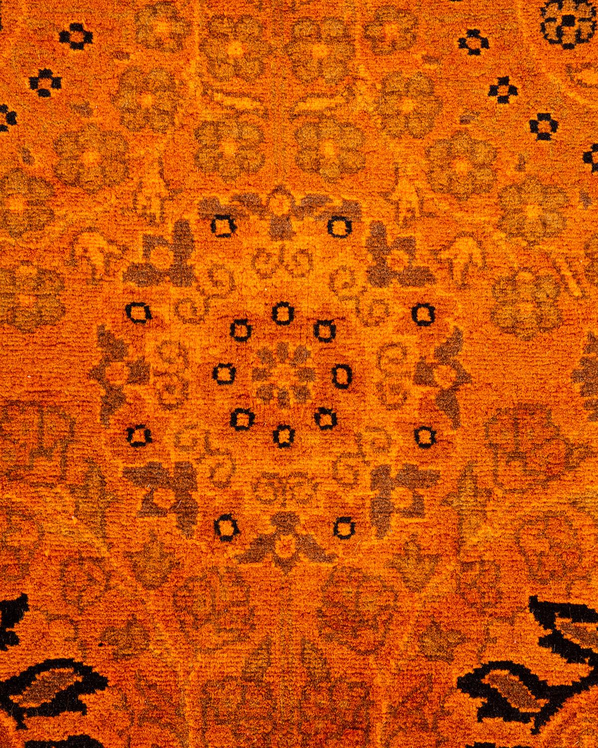 Pakistanais Chemin de table contemporain en laine surteinte nouée à la main orange en vente