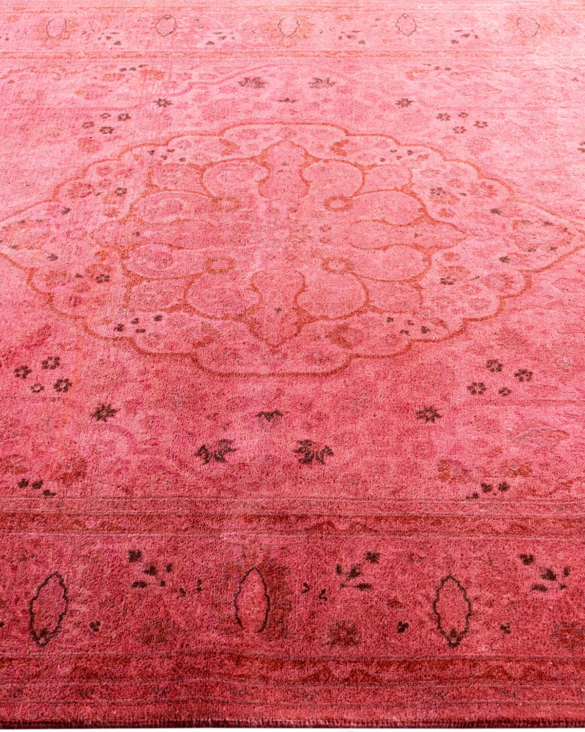 Alfombra contemporánea de lana teñida a mano de color rosa 4' 8