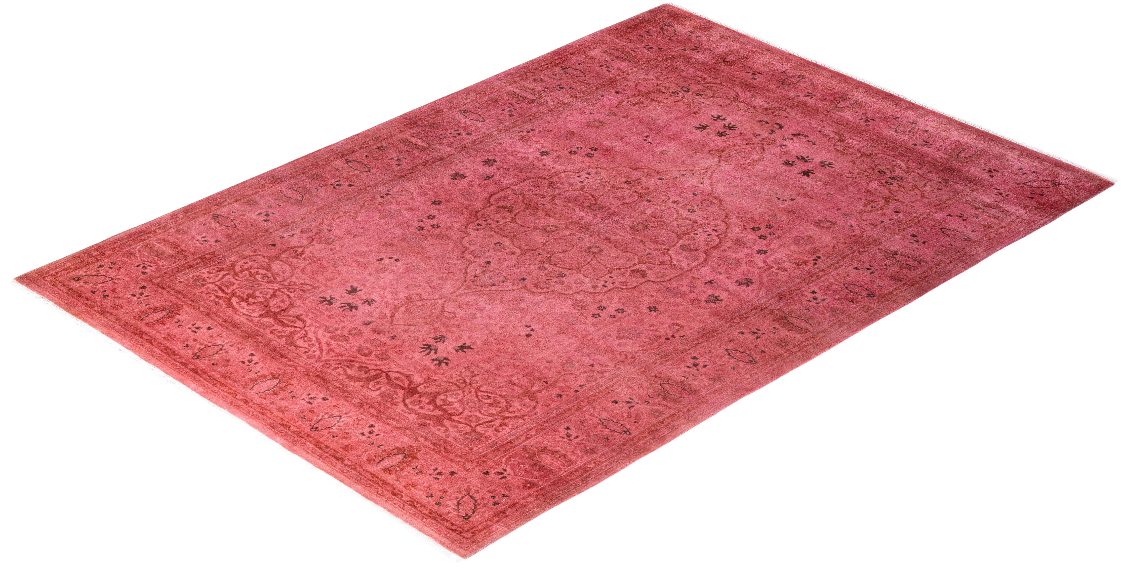Alfombra contemporánea de lana teñida a mano de color rosa 4' 8