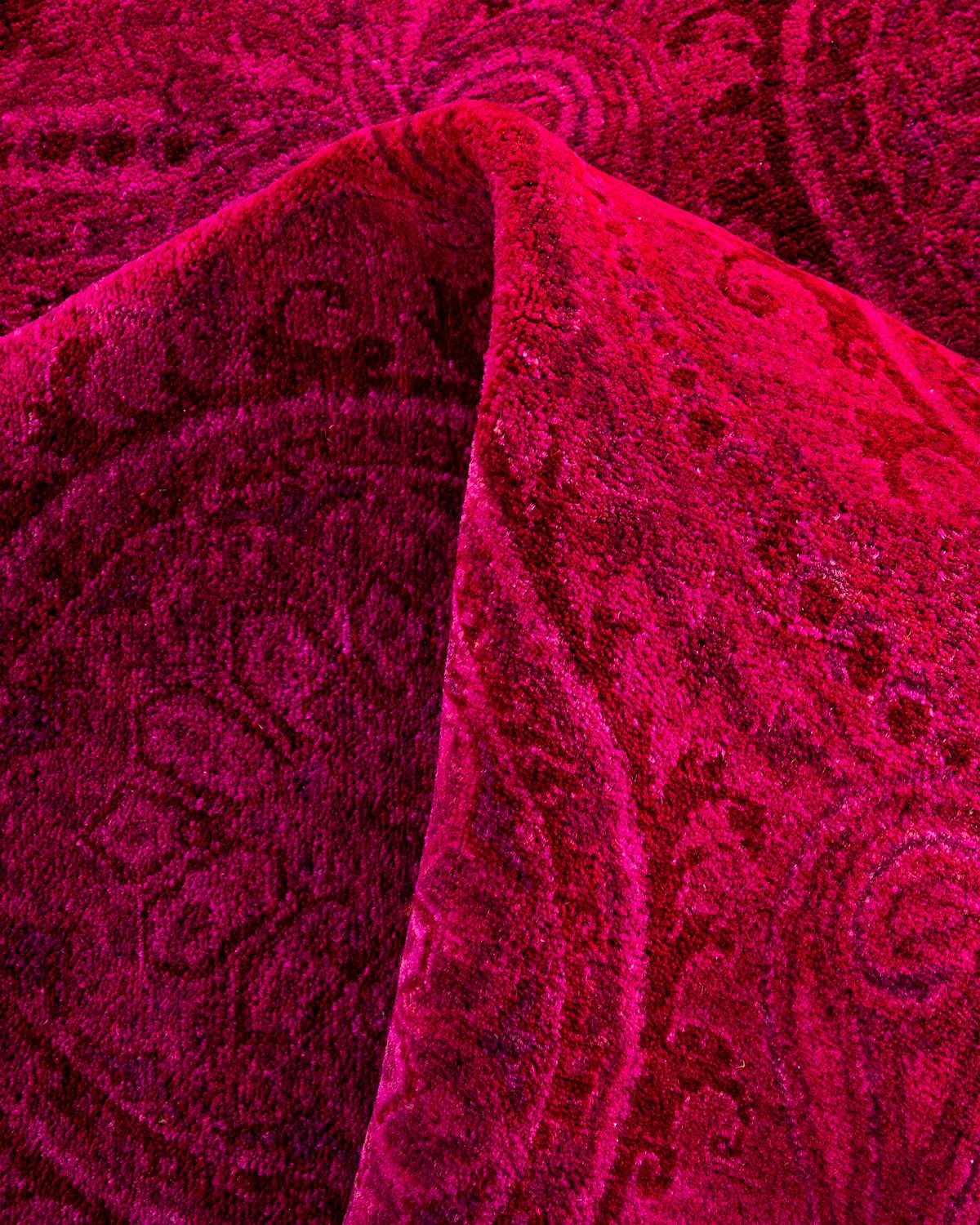 Alfombra contemporánea de lana teñida a mano de color rosa 6' 3