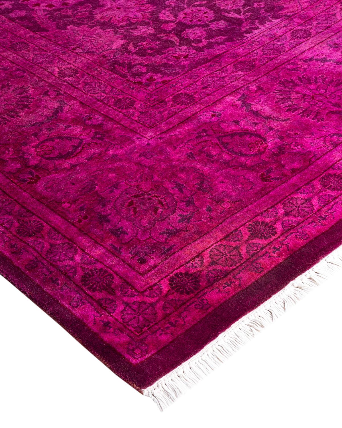 Vibrance-Teppiche sind der Inbegriff von Klassik mit Pfiff: traditionelle Muster in leuchtenden Farben gefärbt. Jeder handgeknüpfte Teppich wird mit einem 100 % natürlichen botanischen Farbstoff gewaschen, der verborgene Nuancen in den Mustern