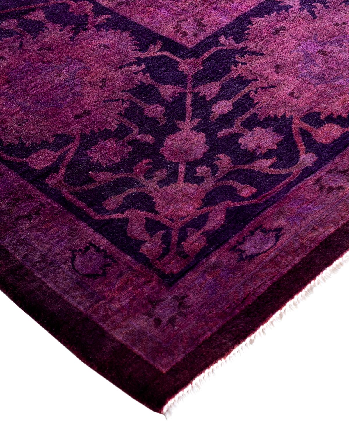 Vibrance-Teppiche sind der Inbegriff von Klassik mit Pfiff: traditionelle Muster in leuchtenden Farben gefärbt. Jeder handgeknüpfte Teppich wird mit einem 100 % natürlichen botanischen Farbstoff gewaschen, der verborgene Nuancen in den Mustern