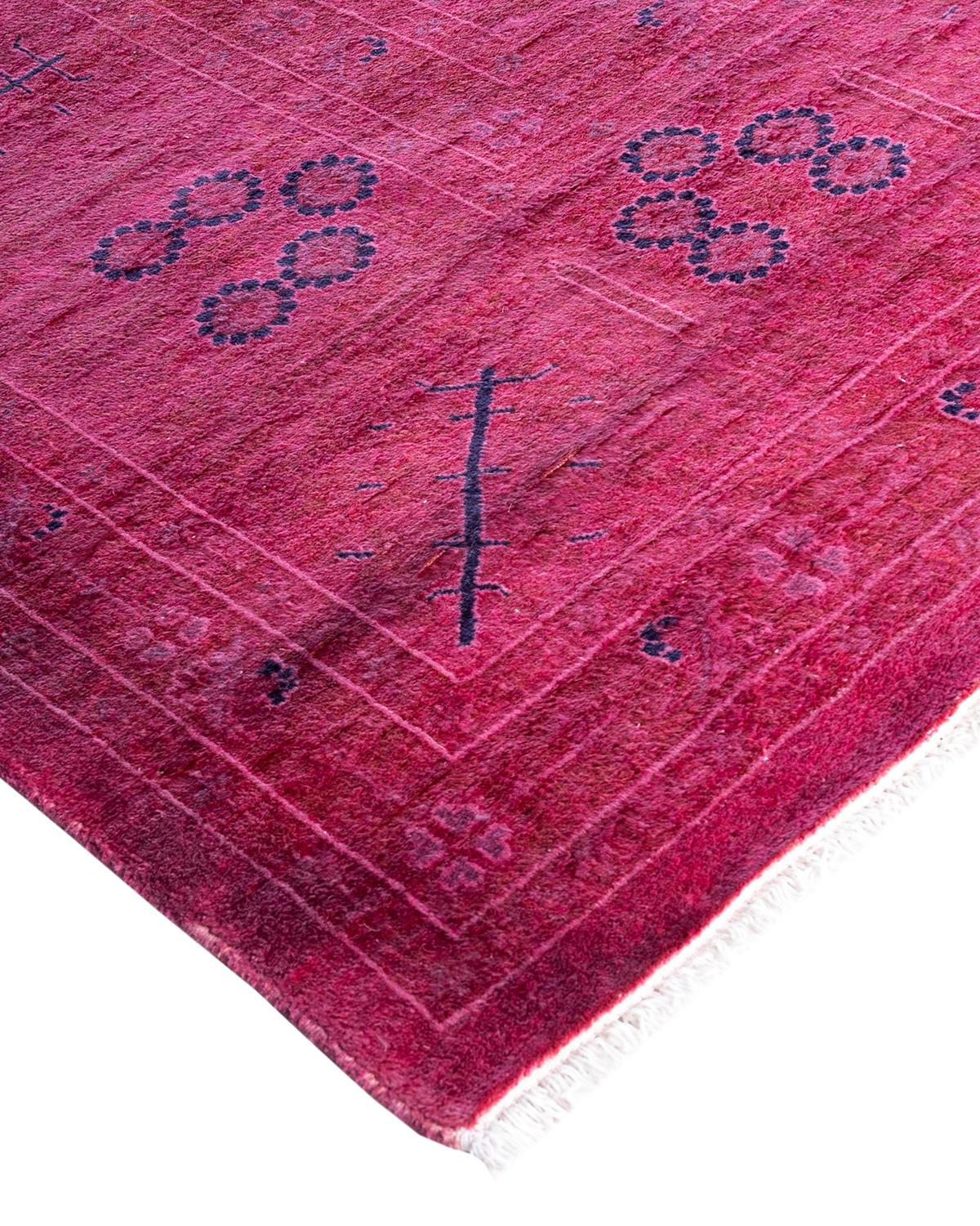 Vibrance-Teppiche sind der Inbegriff von Klassik mit Pfiff: traditionelle Muster in leuchtenden Farben gefärbt. Jeder handgeknüpfte Teppich wird mit einem 100 % natürlichen botanischen Farbstoff gewaschen, der verborgene Nuancen in den Mustern