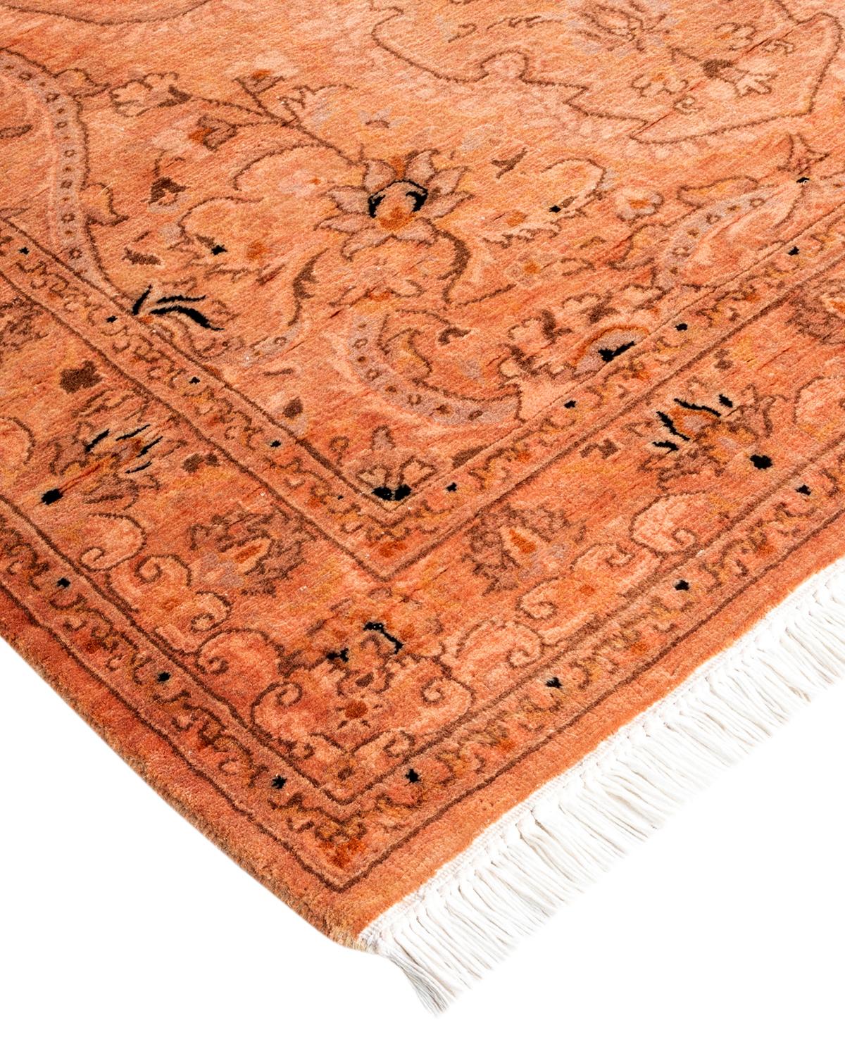 Vibrance-Teppiche sind der Inbegriff von Klassik mit Pfiff: traditionelle Muster in leuchtenden Farben gefärbt. Jeder handgeknüpfte Teppich wird mit einem 100% natürlichen botanischen Farbstoff gewaschen, der verborgene Nuancen in den Mustern