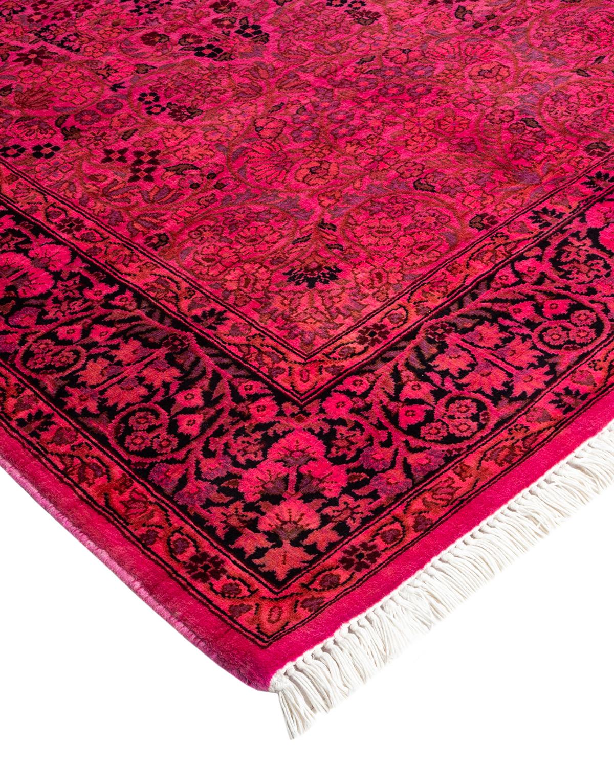 Vibrance-Teppiche sind der Inbegriff von Klassik mit Pfiff: traditionelle Muster in leuchtenden Farben gefärbt. Jeder handgeknüpfte Teppich wird mit einem 100% natürlichen botanischen Farbstoff gewaschen, der verborgene Nuancen in den Mustern