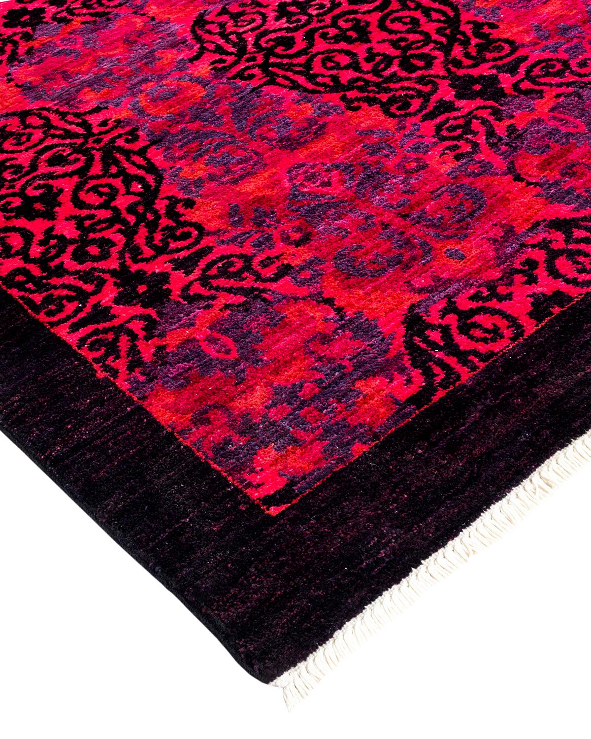 Vibrance-Teppiche sind der Inbegriff von Klassik mit Pfiff: traditionelle Muster in leuchtenden Farben gefärbt. Jeder handgeknüpfte Teppich wird mit einem 100% natürlichen botanischen Farbstoff gewaschen, der verborgene Nuancen in den Mustern