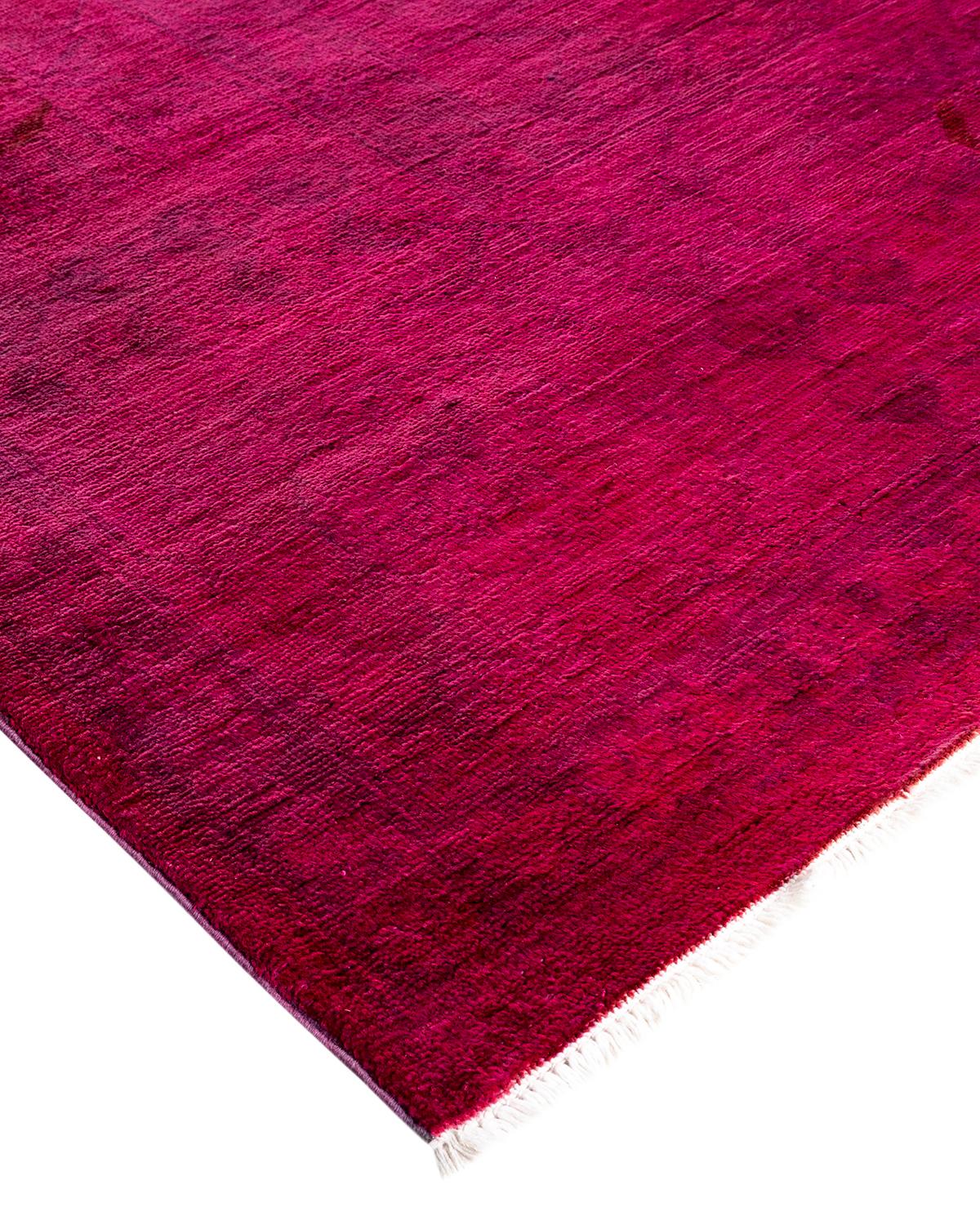 Vibrance-Teppiche sind der Inbegriff von Klassik mit Pfiff: traditionelle Muster in leuchtenden Farben gefärbt. Jeder handgeknüpfte Teppich wird mit einem 100 % natürlichen botanischen Farbstoff gewaschen, der verborgene Nuancen in den Mustern