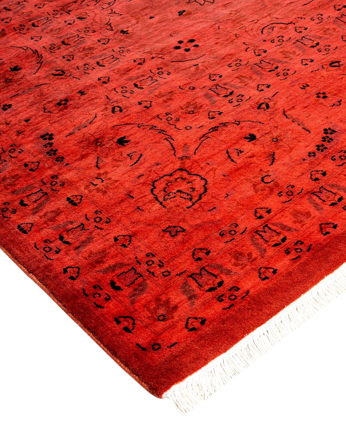 Les tapis Vibrance incarnent le classique avec une touche d'originalité : des motifs traditionnels surteints dans des couleurs éclatantes. Chaque tapis noué à la main est lavé dans une teinture botanique 100 % naturelle qui révèle les nuances