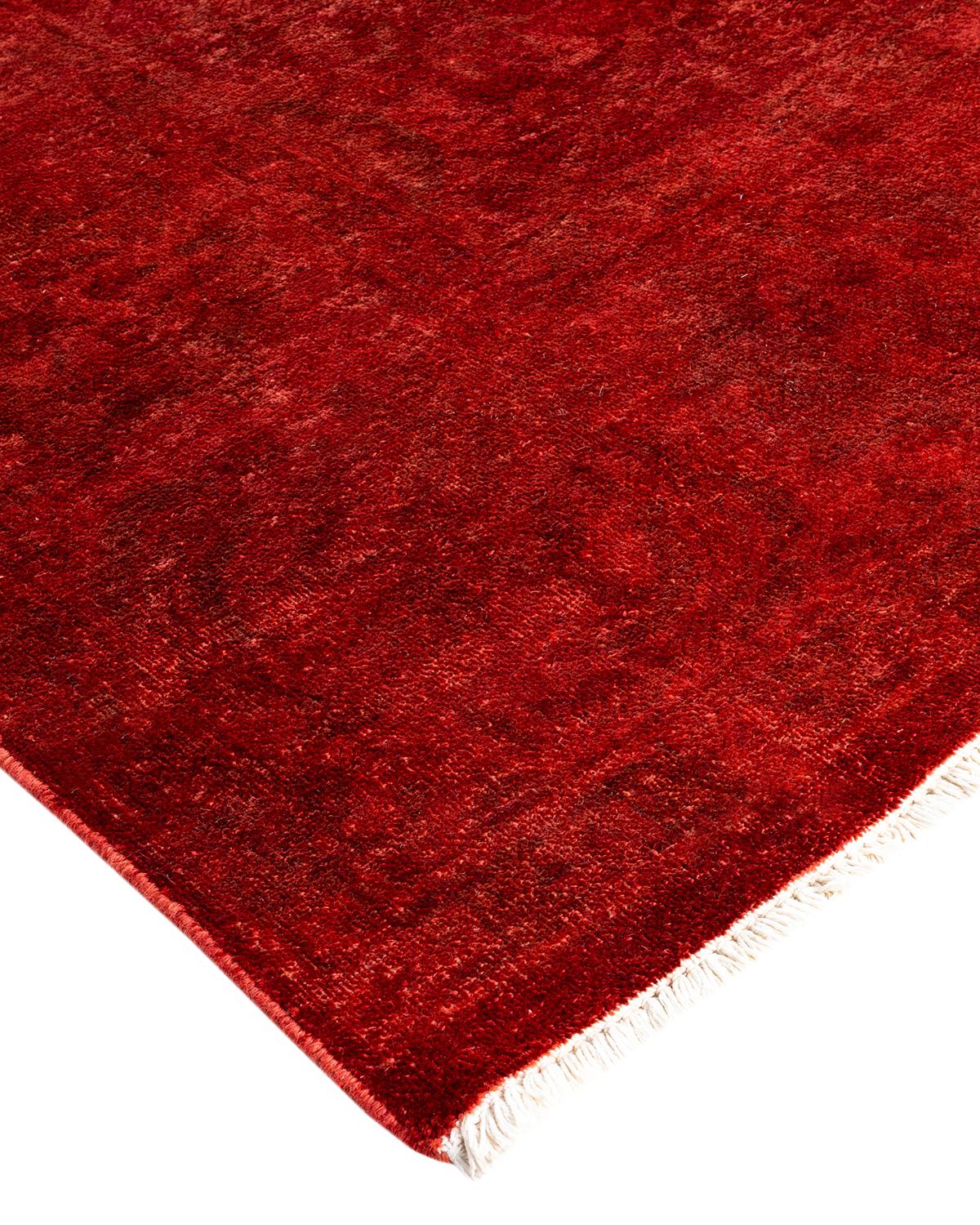 I tappeti Vibrance rappresentano il classico con un tocco di classe: motivi tradizionali sovratinti con colori brillanti. Ogni tappeto annodato a mano viene lavato con una tintura botanica 100% naturale che rivela le sfumature nascoste degli am