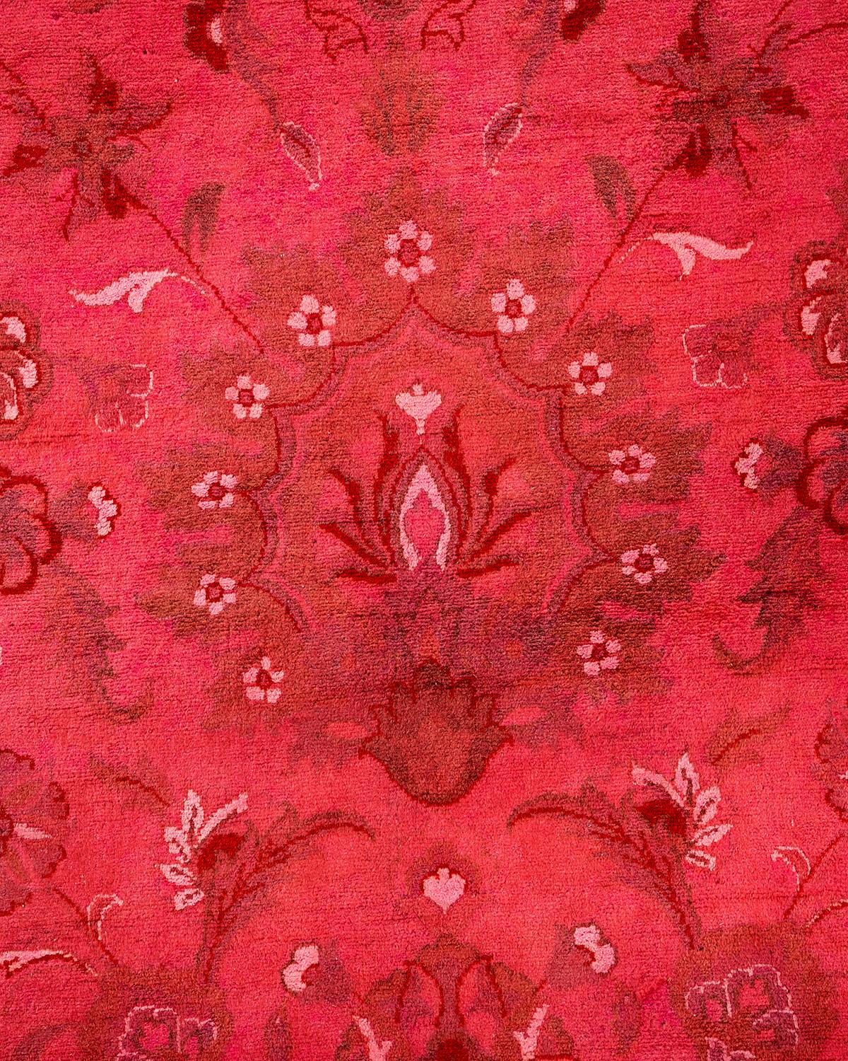 Pakistano Contemporary Overdyed Hand Knotted Wool Pink Area Rugs (Tappeto rosa in lana) in vendita