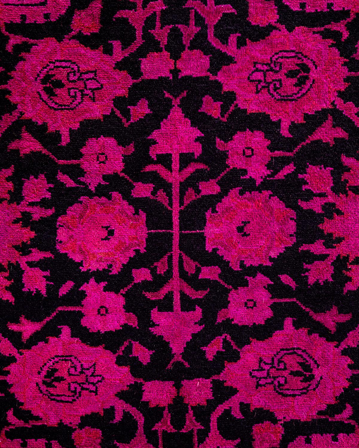 Pakistanais Tapis Contemporary en laine surteinte nouée à la main rose en vente