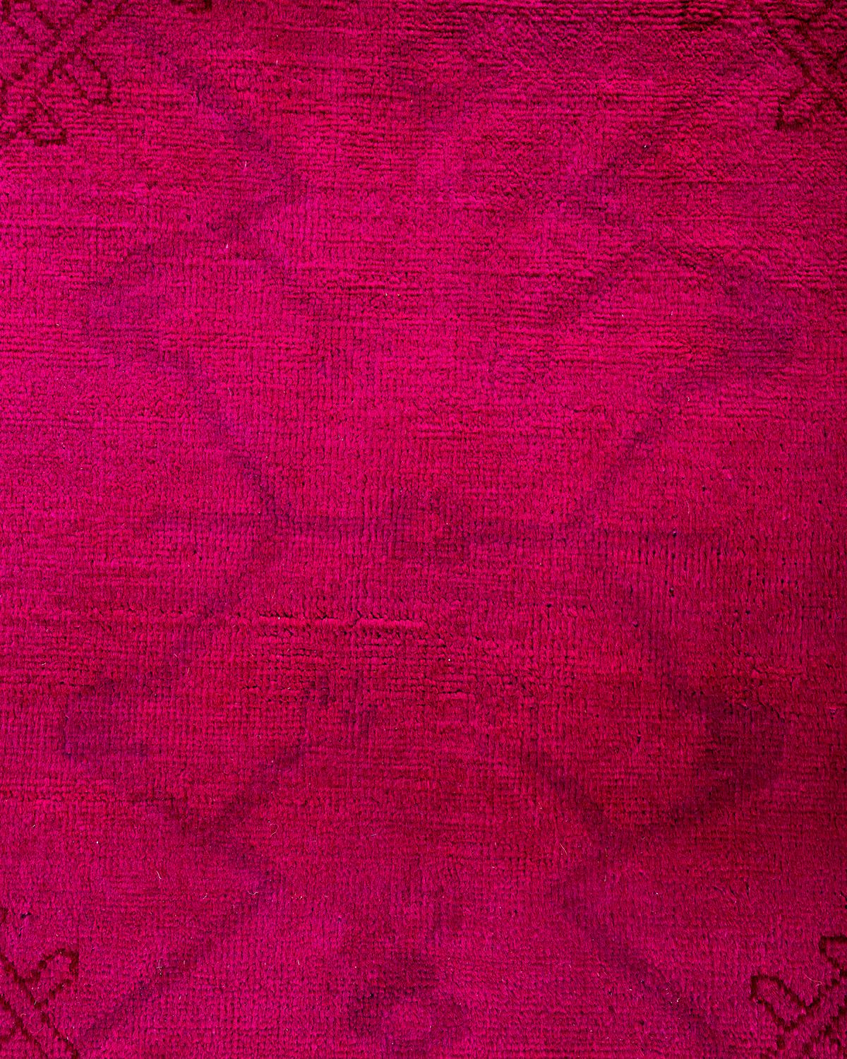Contemporary Overdyed Hand Knotted Wool Pink Area Rug (Pakistanisch) im Angebot