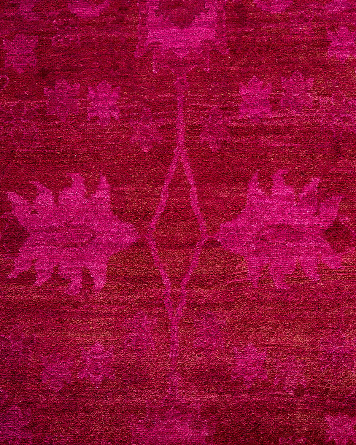 Pakistano Contemporary Overdyed Hand Knotted Wool Pink Area Rugs (Tappeto rosa in lana) in vendita