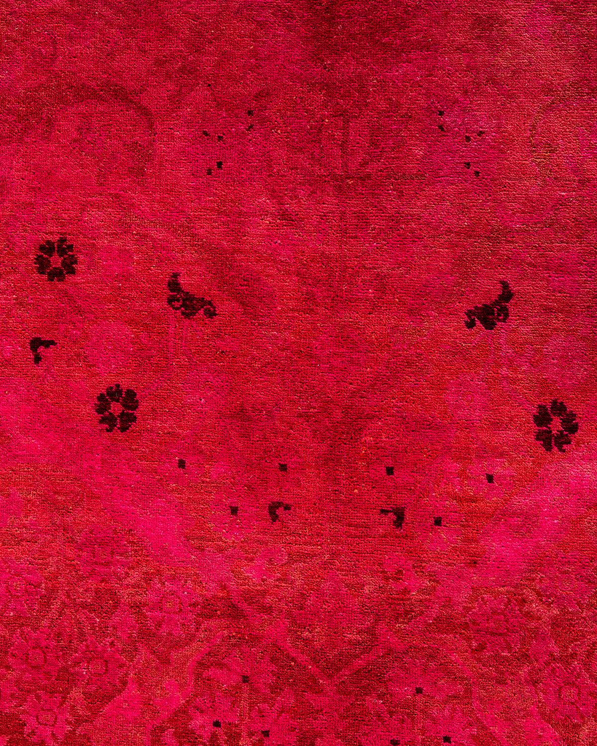 Pakistano Contemporary Overdyed Hand Knotted Wool Pink Area Rugs (Tappeto rosa in lana) in vendita