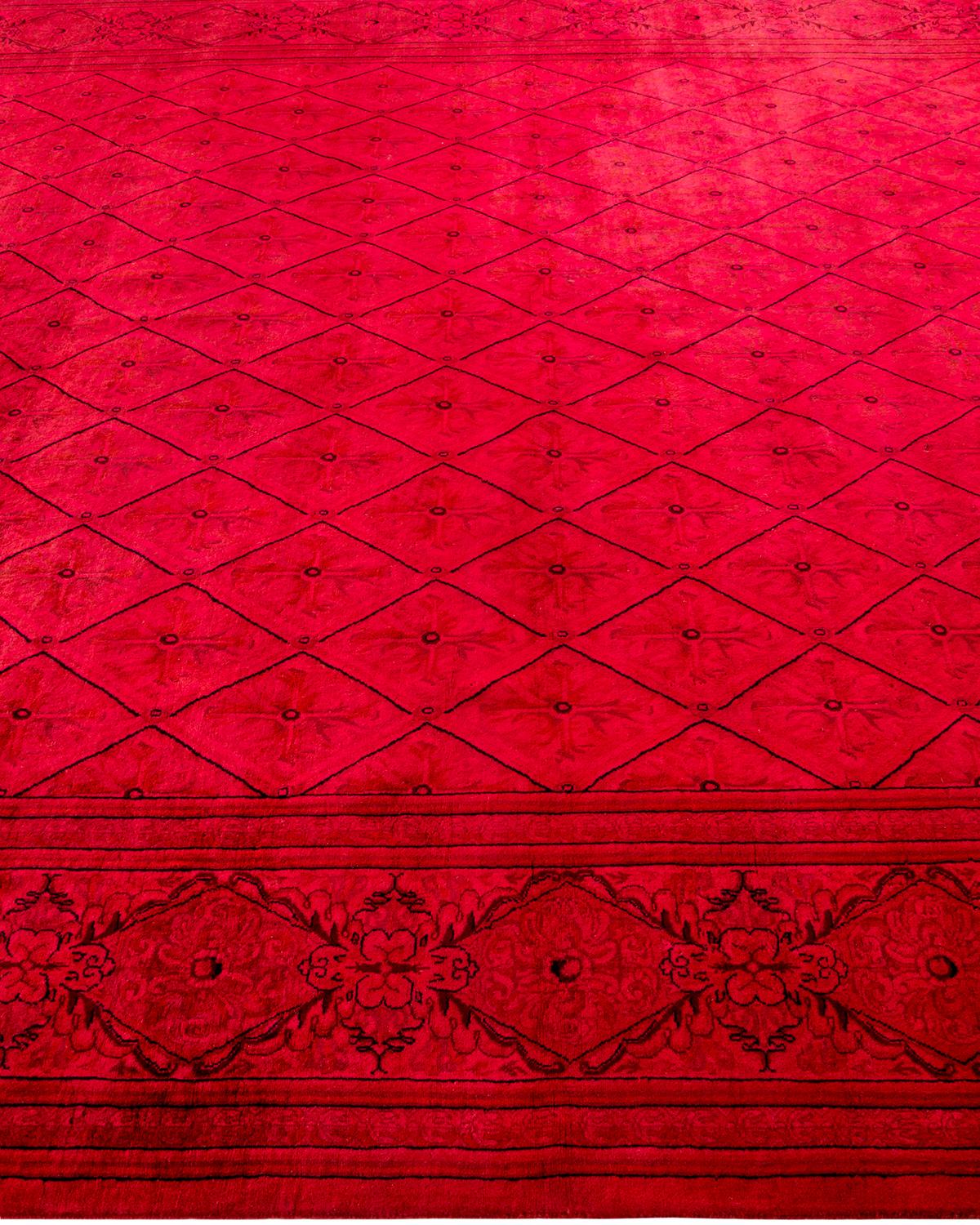 Tapis Contemporary en laine surteinte nouée à la main rose Neuf - En vente à Norwalk, CT