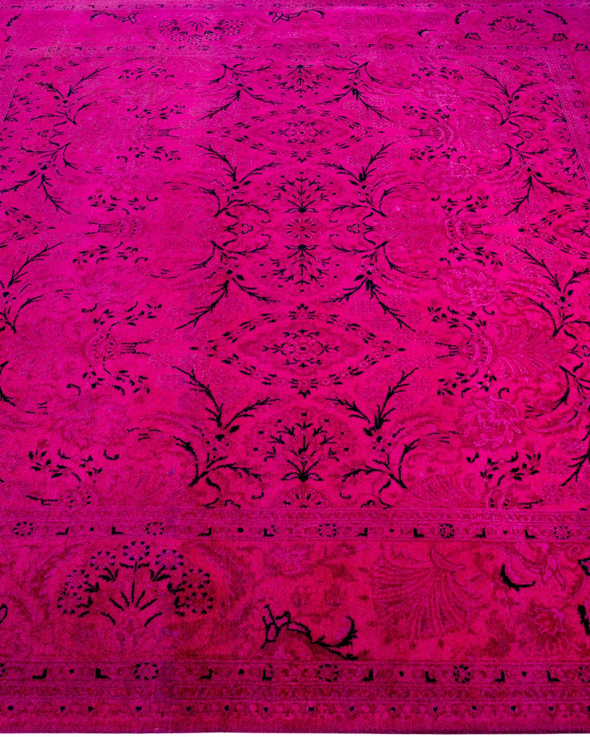 Tapis Contemporary en laine surteinte nouée à la main rose Neuf - En vente à Norwalk, CT