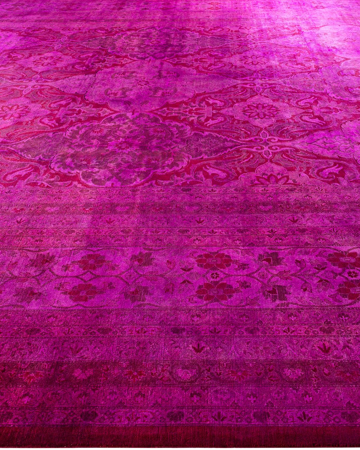 Contemporary Overdyed Hand Knotted Wool Pink Area Rugs (Tappeto rosa in lana) In condizioni Nuovo in vendita a Norwalk, CT