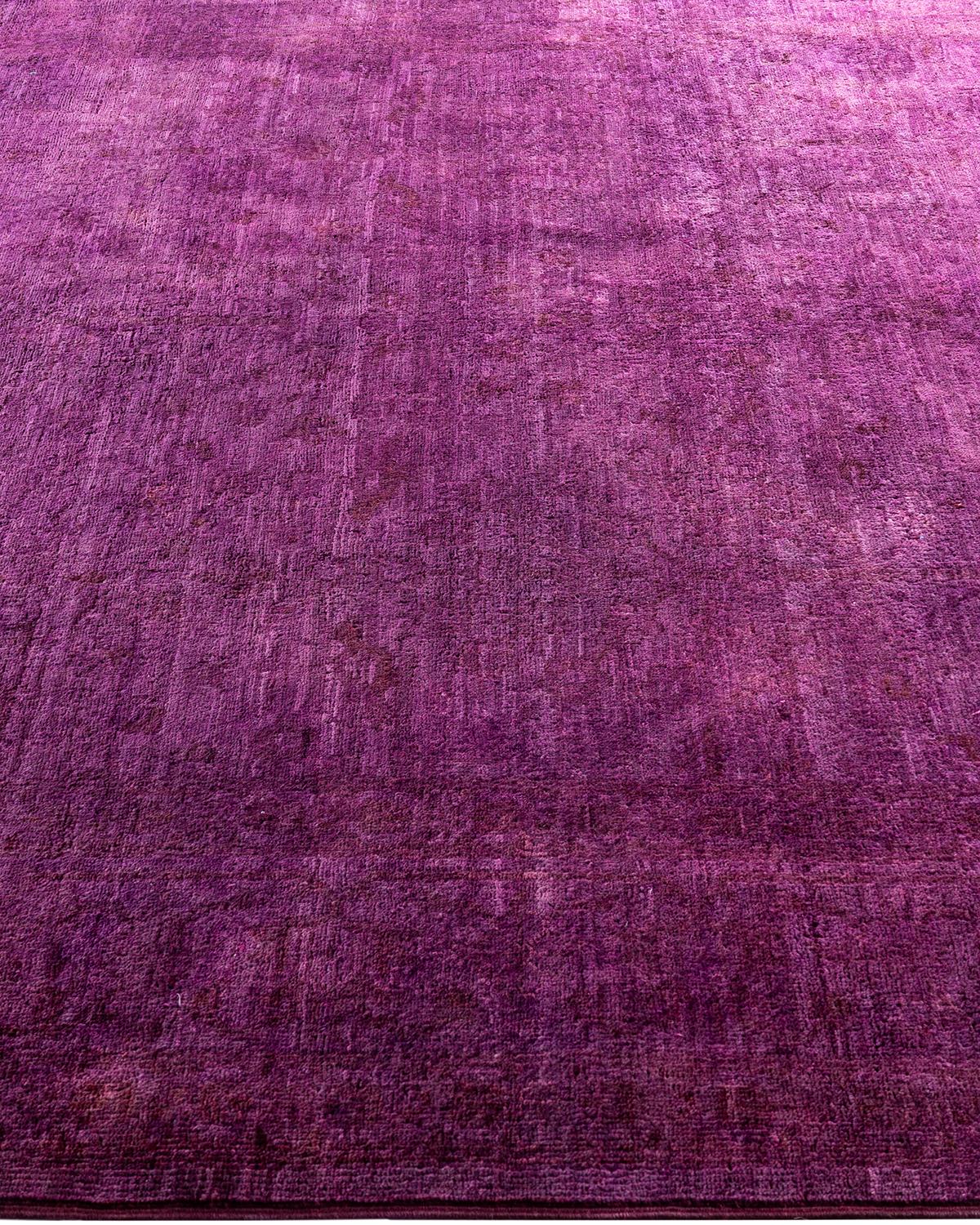 Tapis Contemporary en laine surteinte nouée à la main rose Neuf - En vente à Norwalk, CT