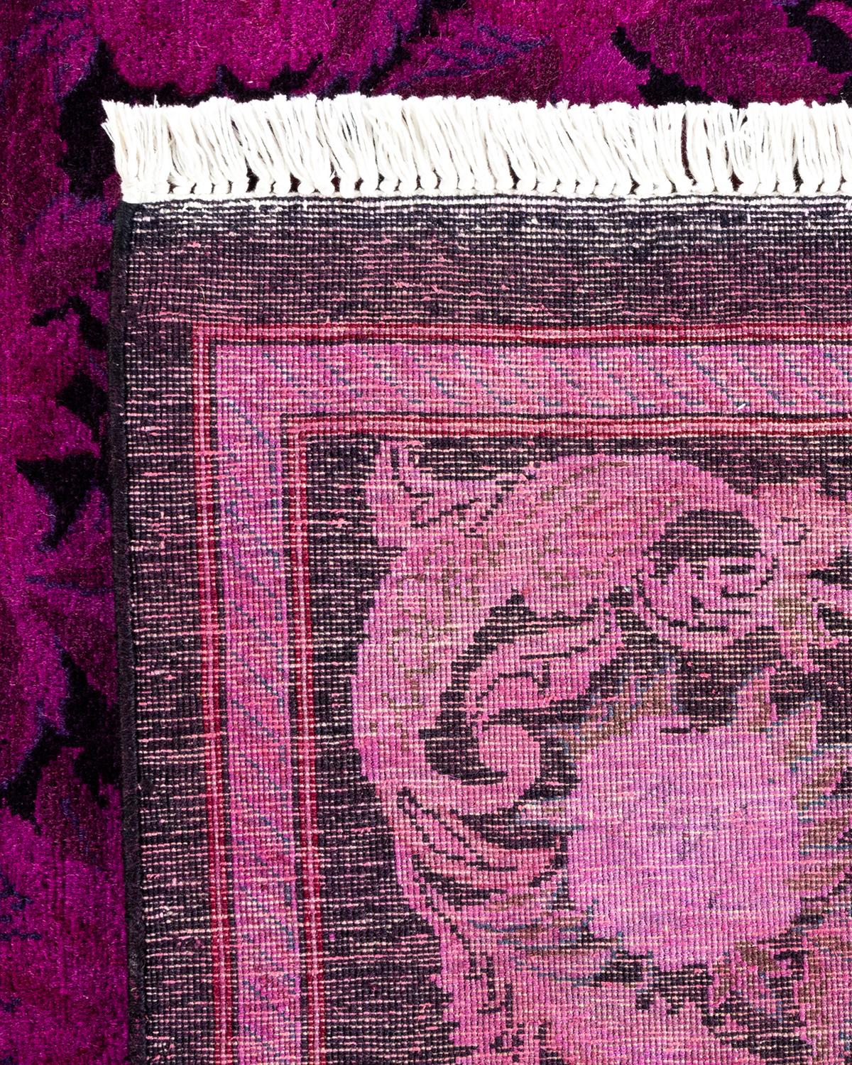 XXIe siècle et contemporain Tapis Contemporary en laine surteinte nouée à la main rose en vente