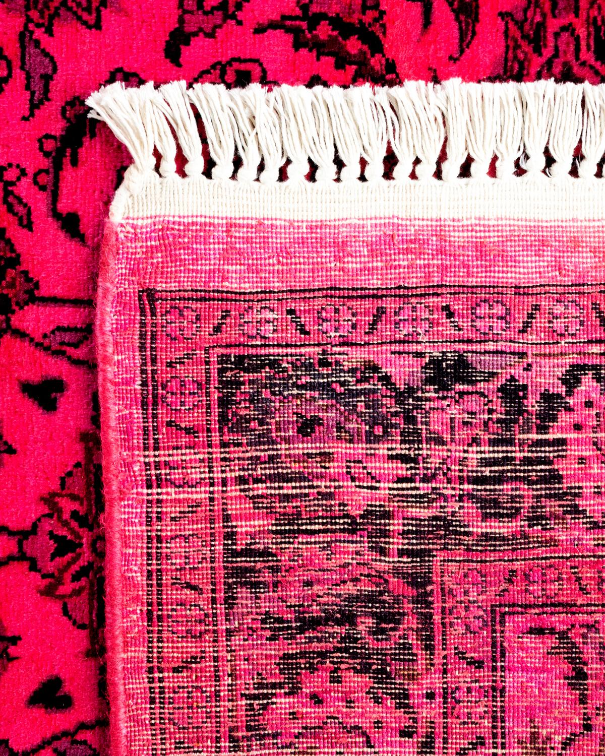 XXIe siècle et contemporain Tapis Contemporary en laine surteinte nouée à la main rose en vente