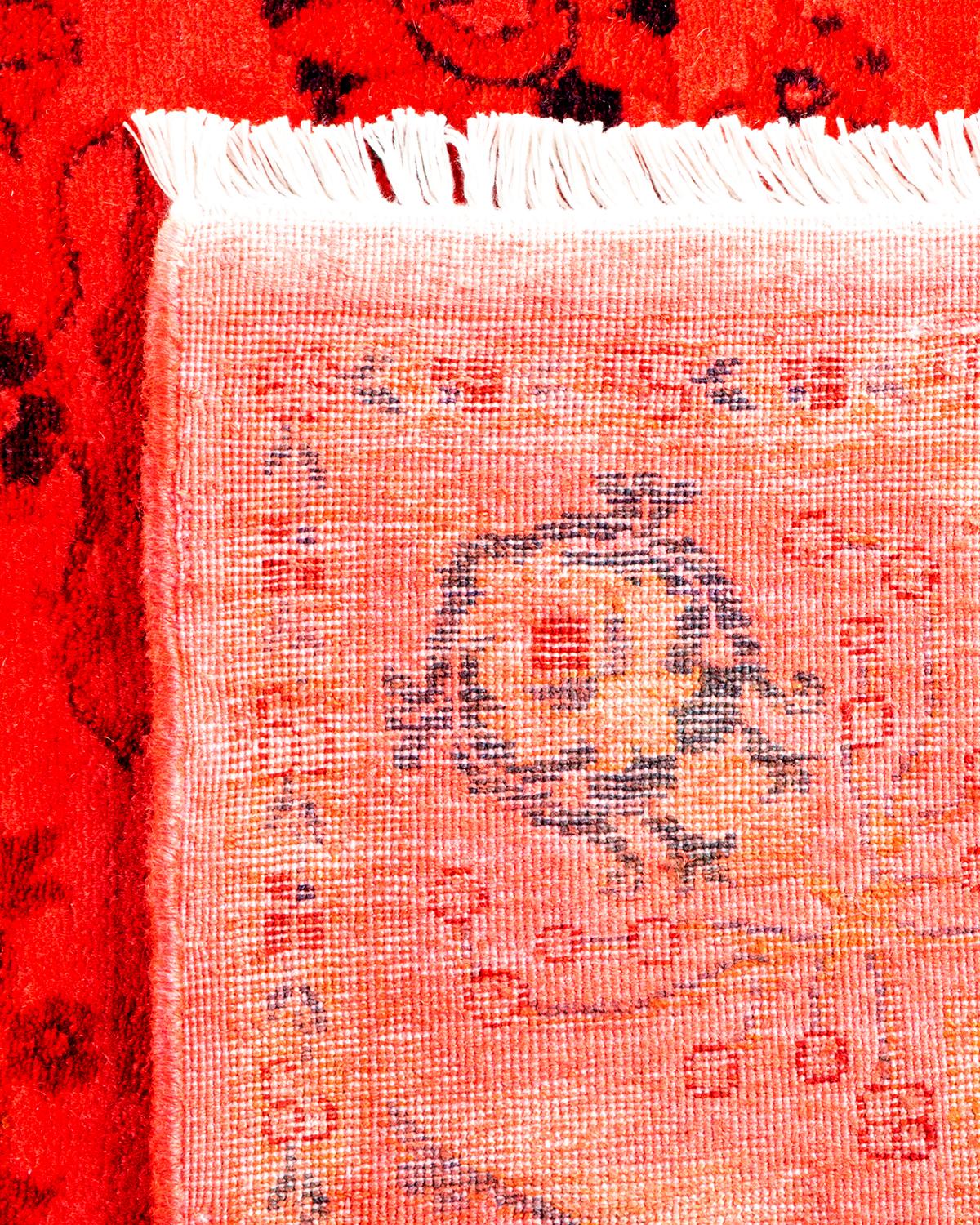 XXI secolo e contemporaneo Contemporary Overdyed Hand Knotted Wool Pink Area Rugs (Tappeto rosa in lana) in vendita