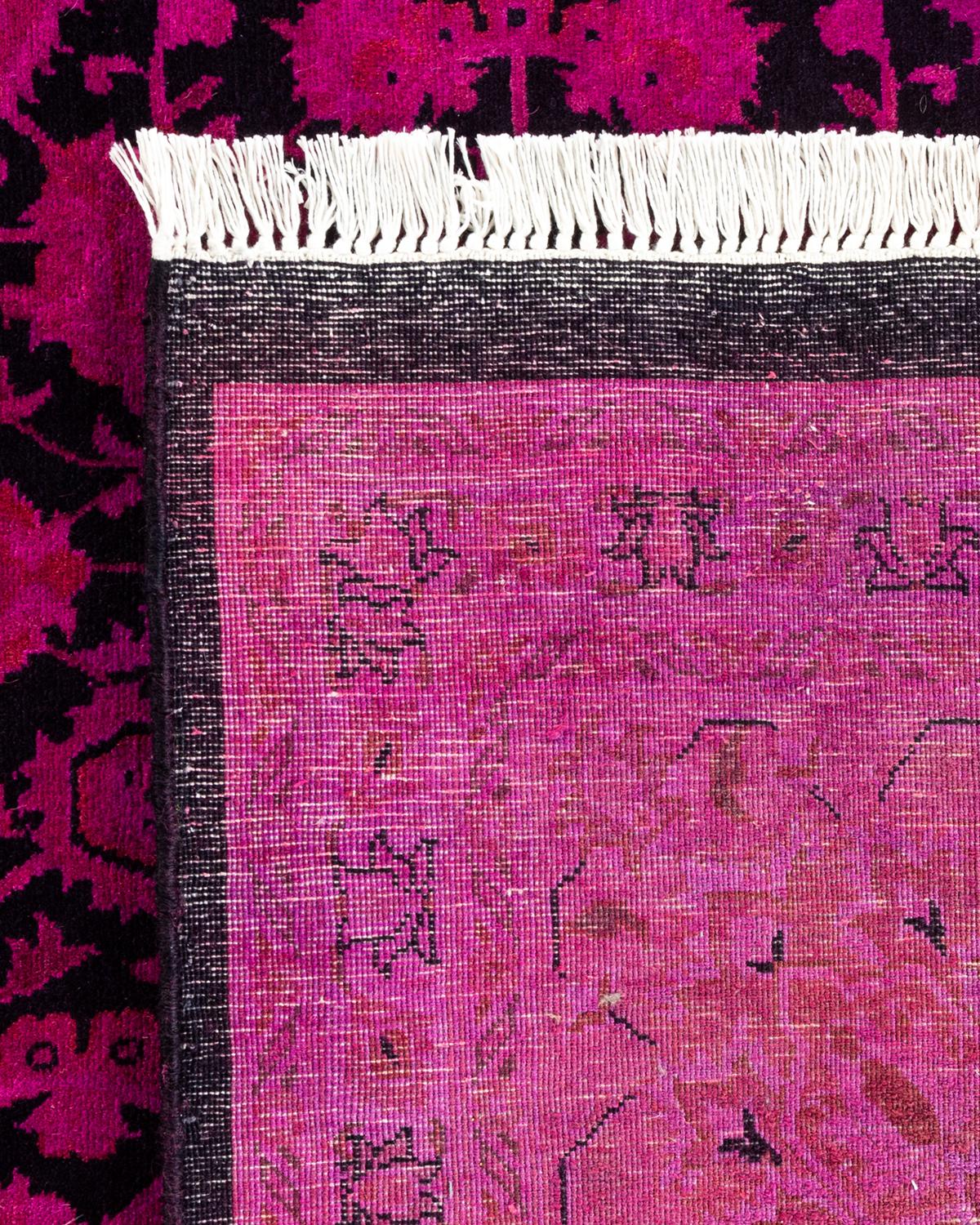 XXIe siècle et contemporain Tapis Contemporary en laine surteinte nouée à la main rose en vente