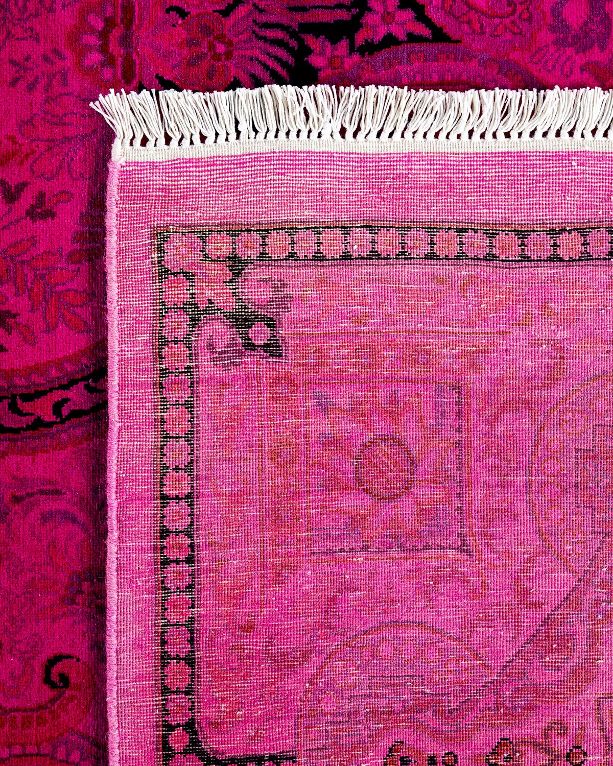 XXIe siècle et contemporain Tapis Contemporary en laine surteinte nouée à la main rose en vente