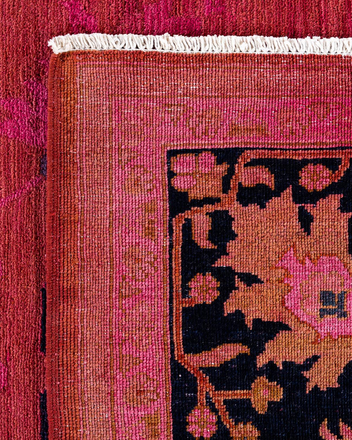 XXIe siècle et contemporain Tapis Contemporary en laine surteinte nouée à la main rose en vente