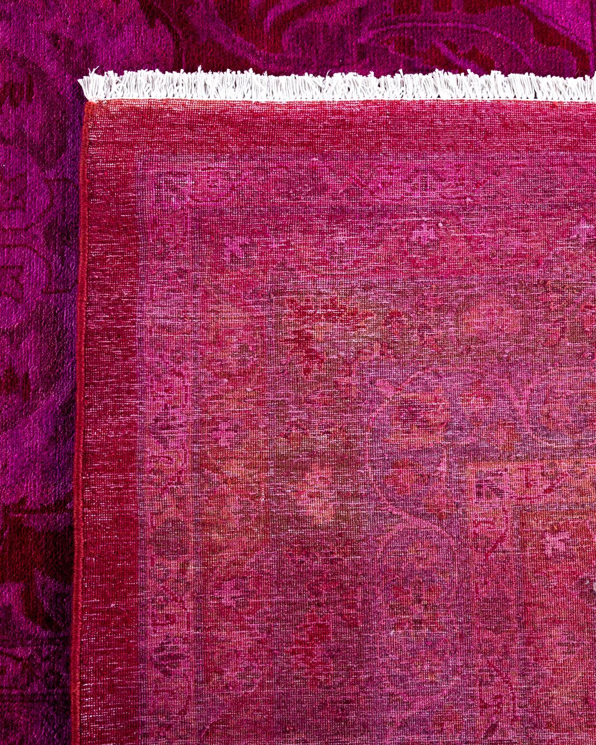 XXI secolo e contemporaneo Contemporary Overdyed Hand Knotted Wool Pink Area Rugs (Tappeto rosa in lana) in vendita