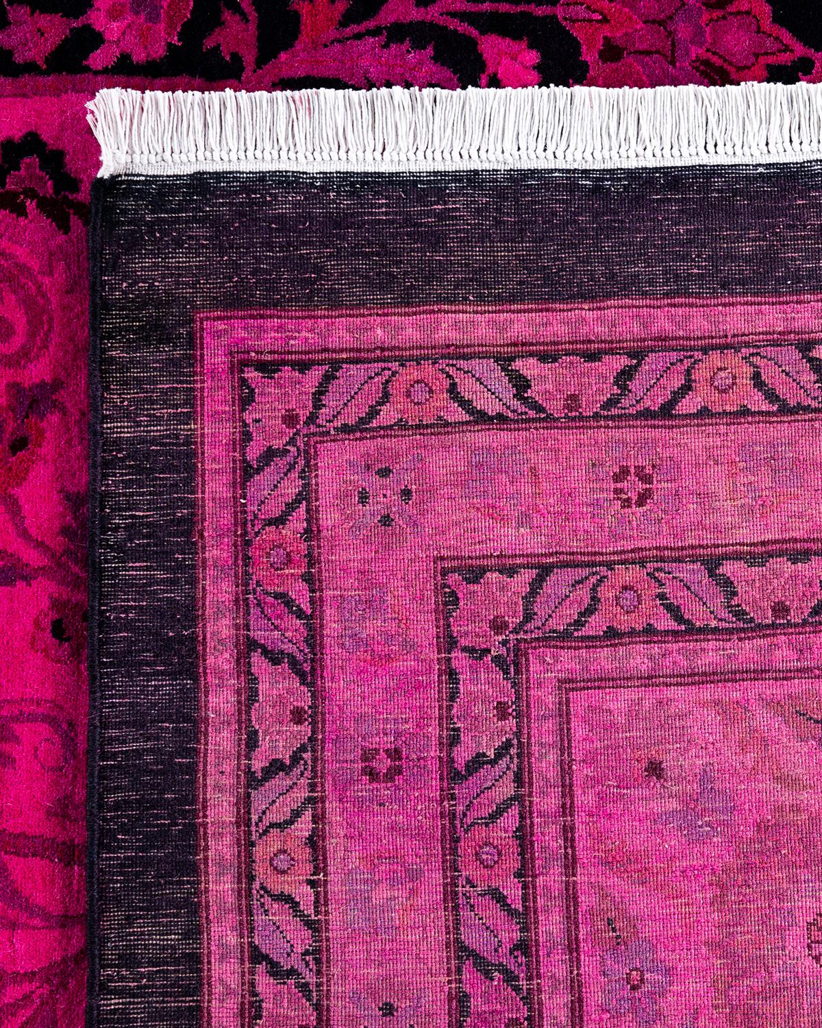 XXIe siècle et contemporain Tapis Contemporary en laine surteinte nouée à la main rose en vente